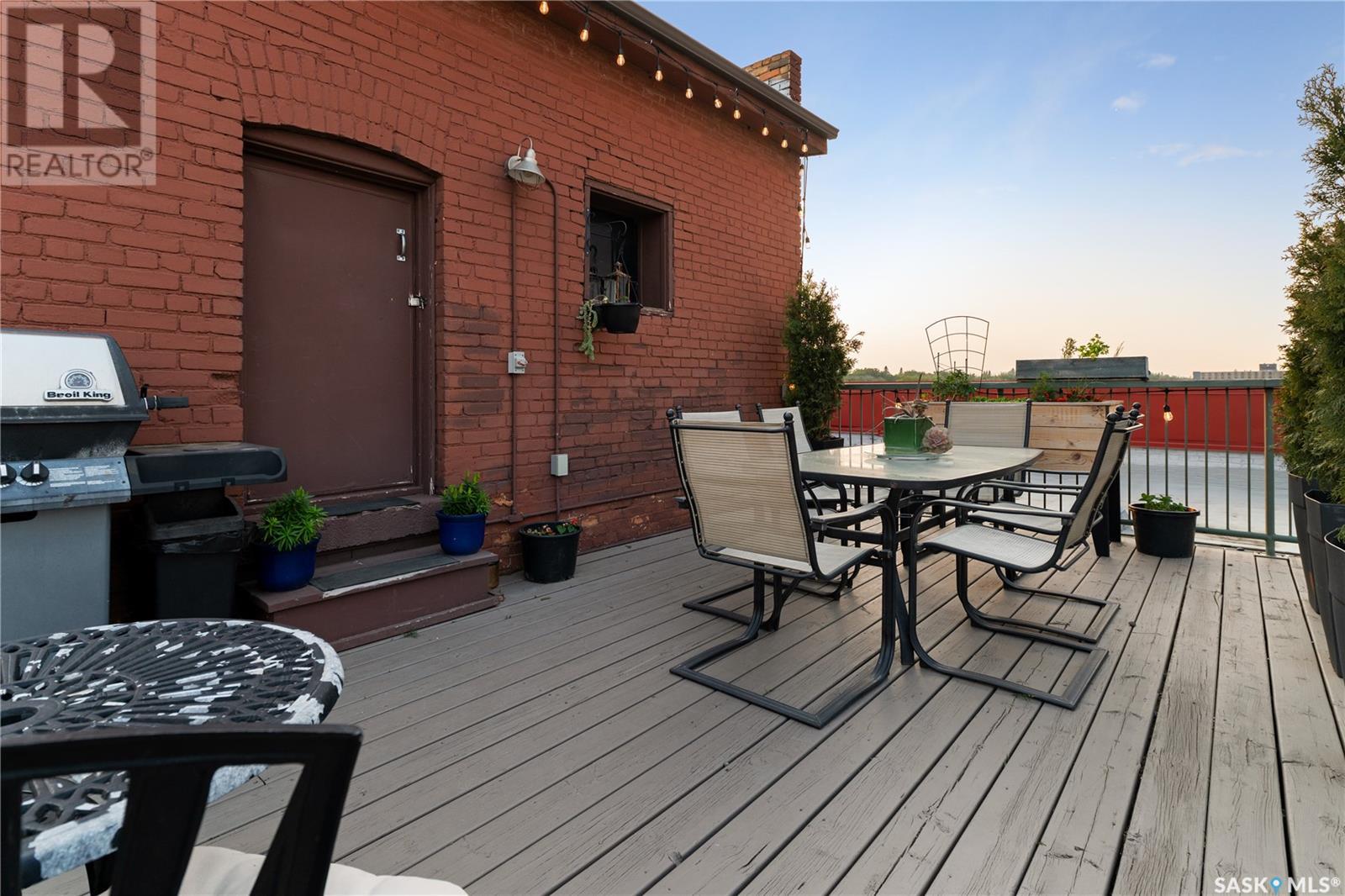 404 12 23rd Street E Property Photo 35