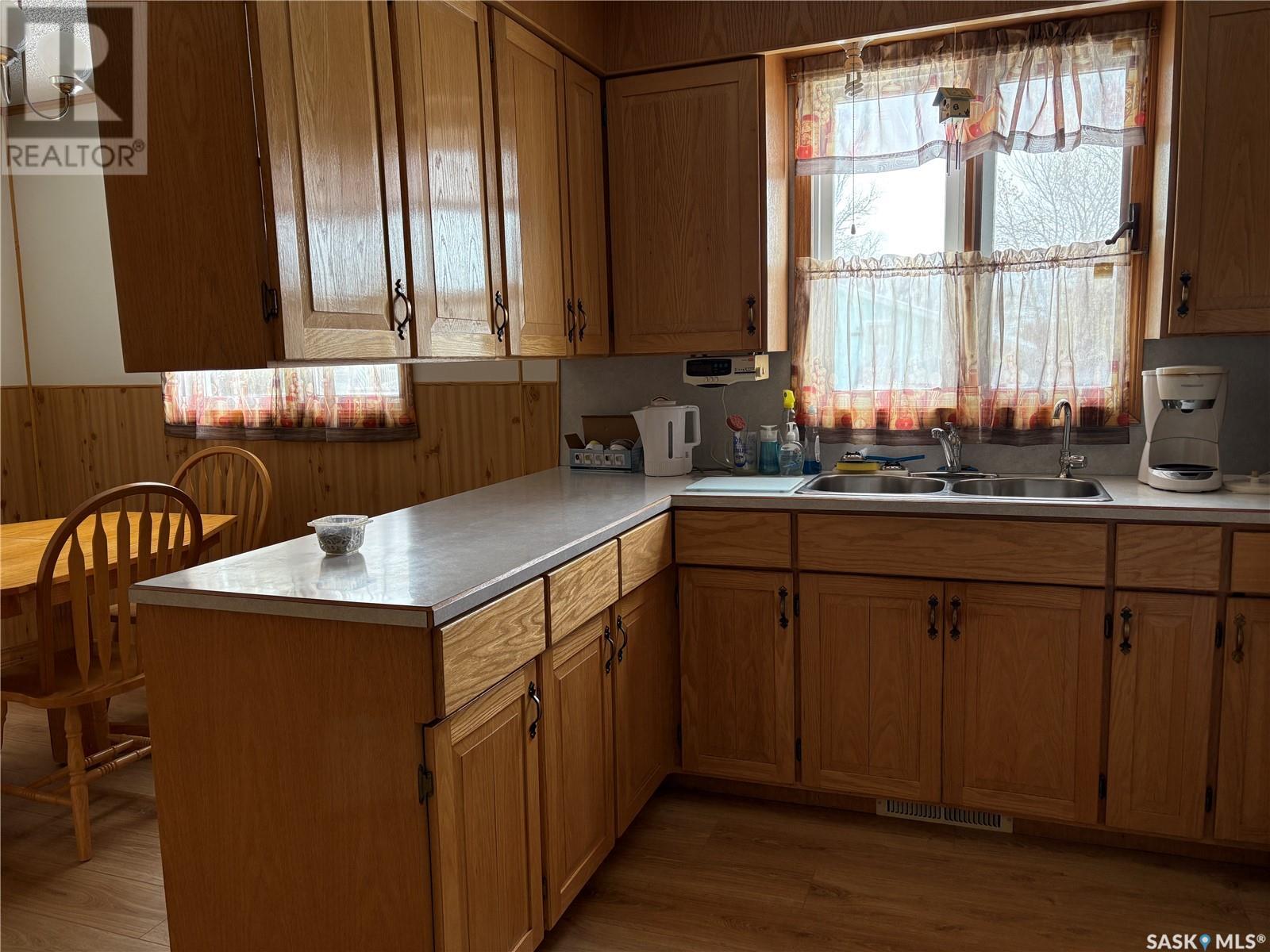304 3rd Street N Property Photo 4