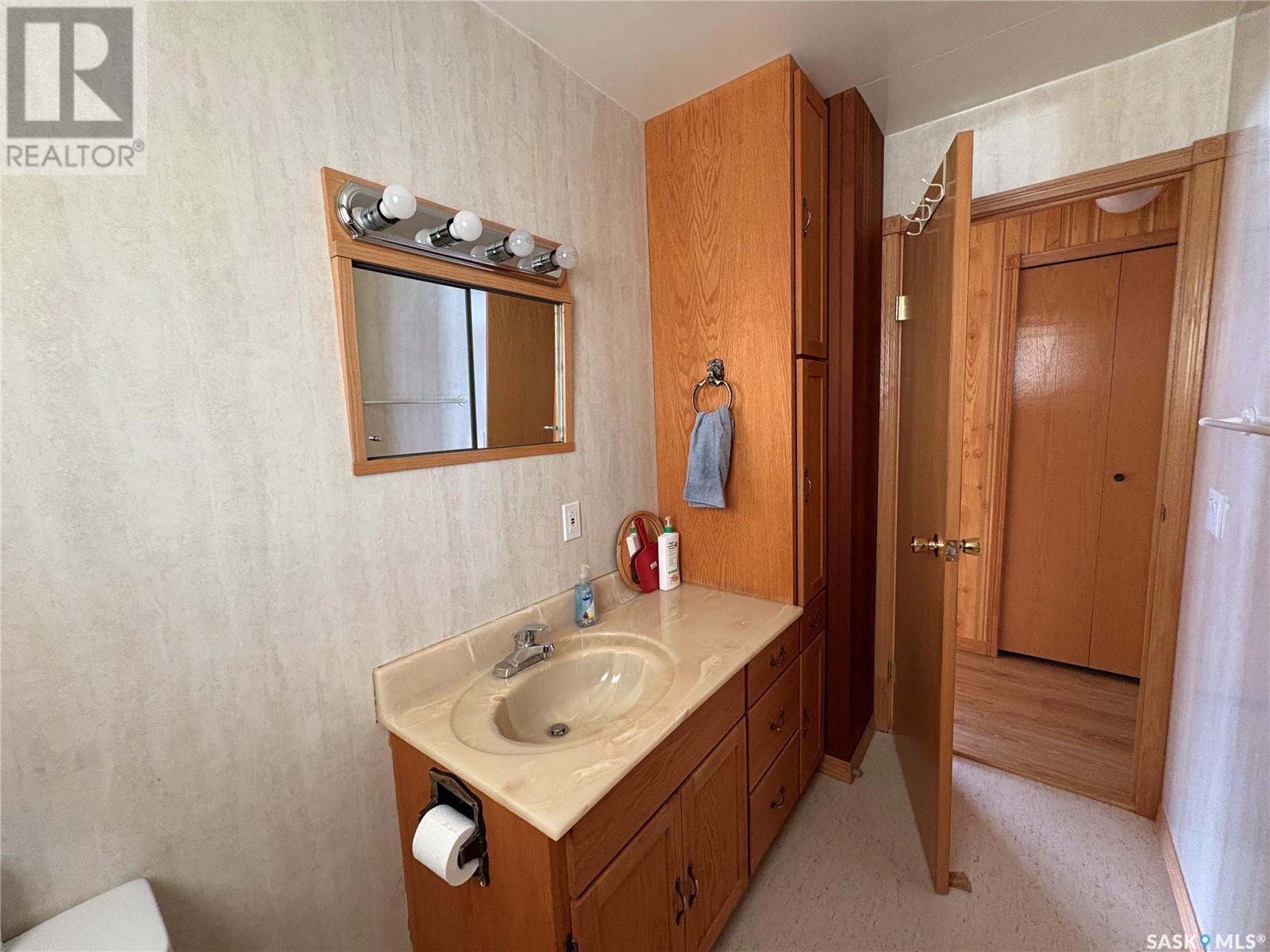 304 3rd Street N Property Photo 14
