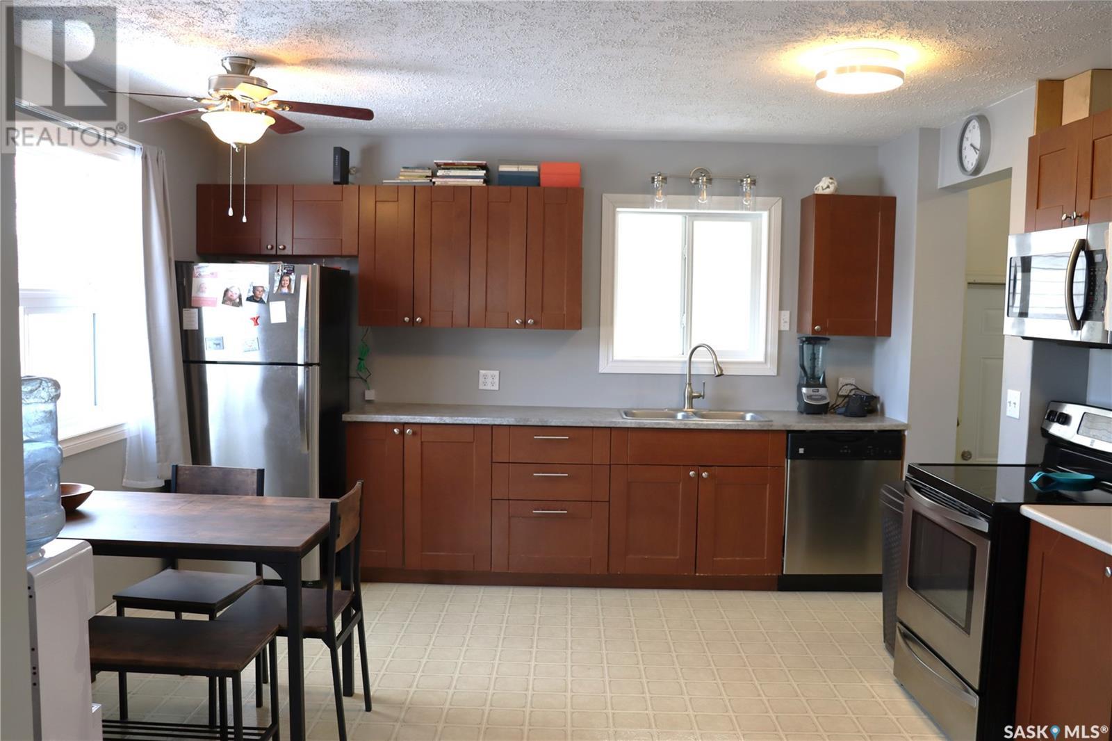 217 Second Avenue E Property Photo 8
