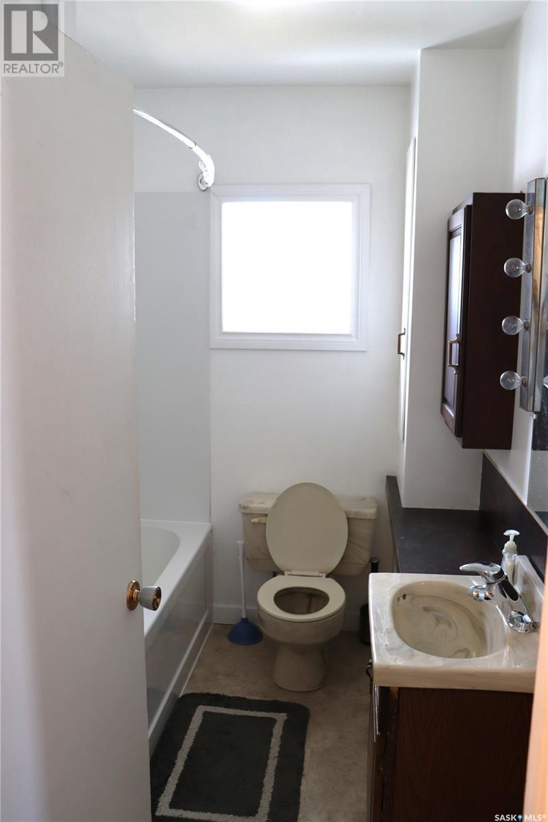 217 Second Avenue E Property Photo 12