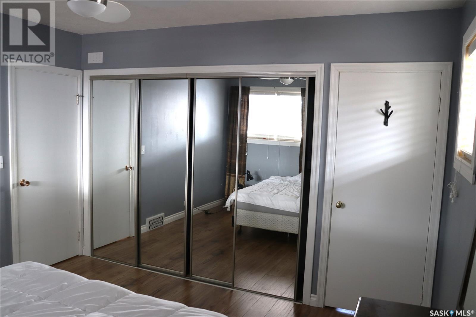 217 Second Avenue E Property Photo 14