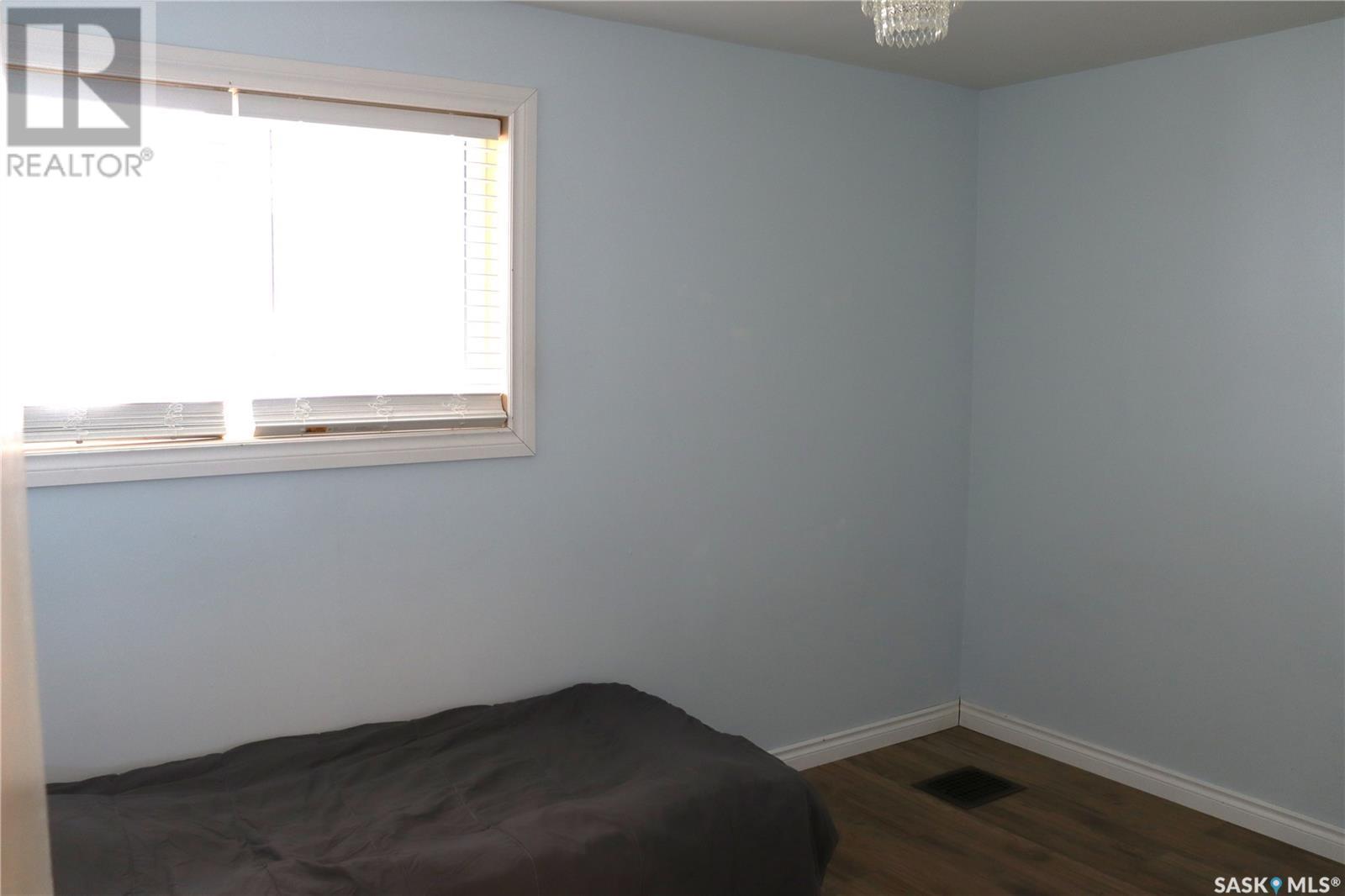 217 Second Avenue E Property Photo 16