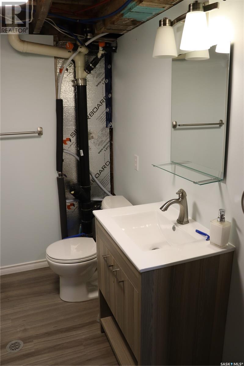 217 Second Avenue E Property Photo 18