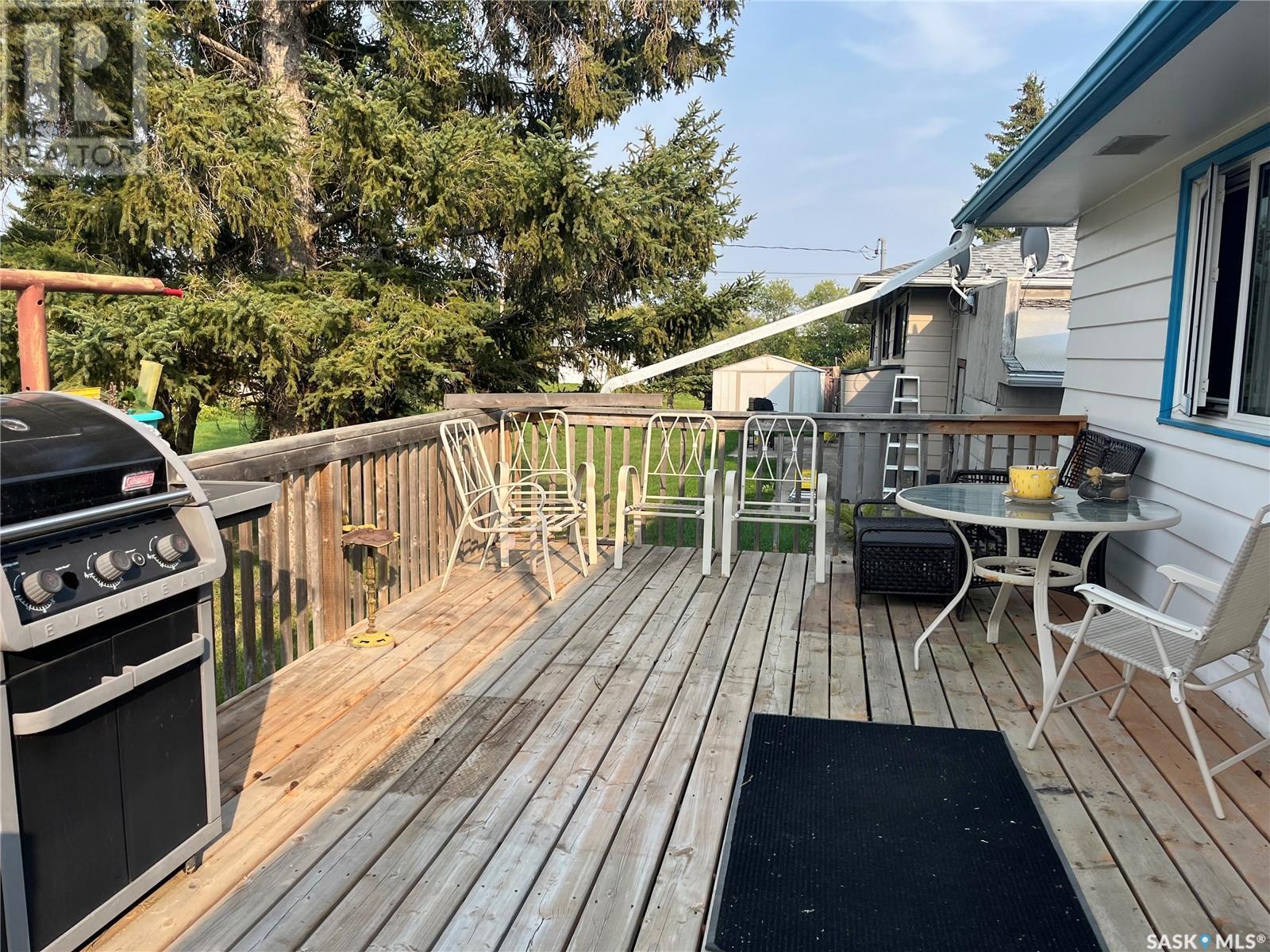 409 Saskatchewan Avenue E Property Photo 3