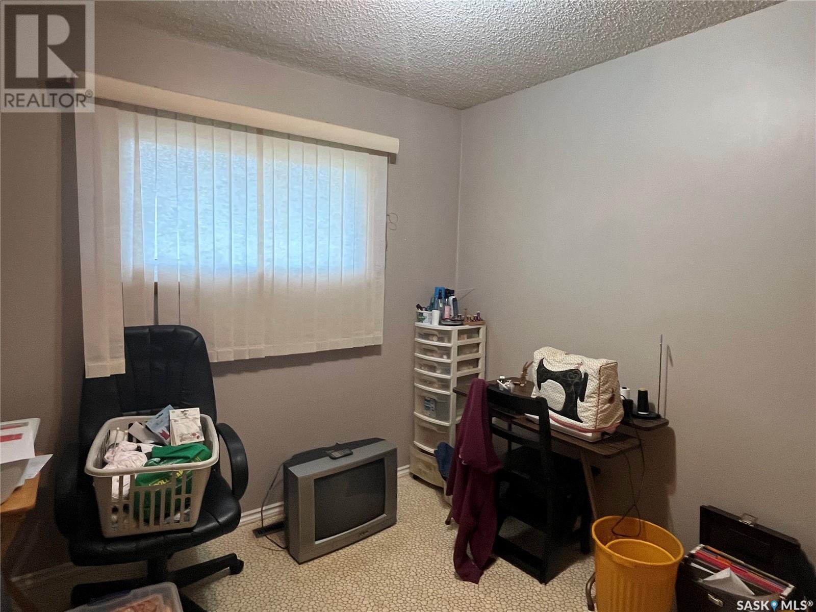 409 Saskatchewan Avenue E Property Photo 12