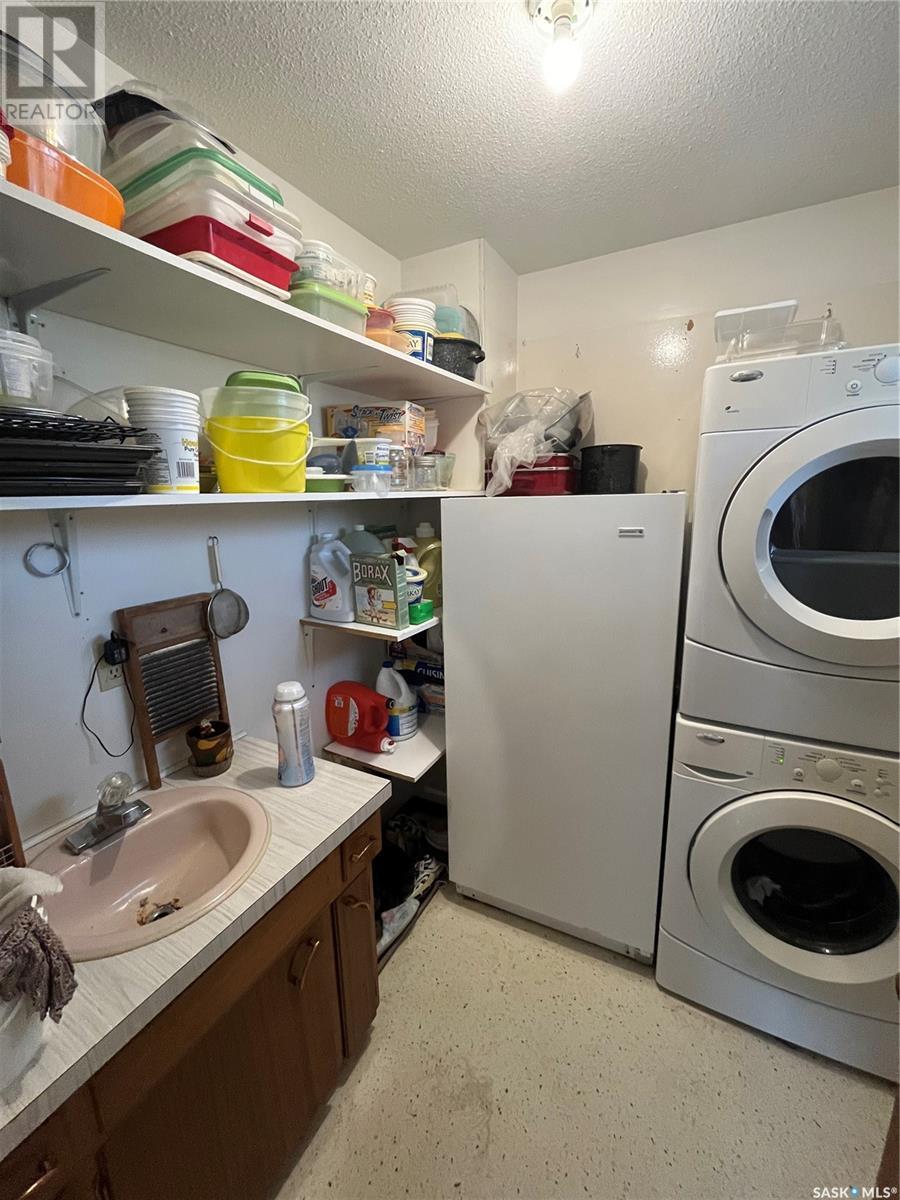 409 Saskatchewan Avenue E Property Photo 13