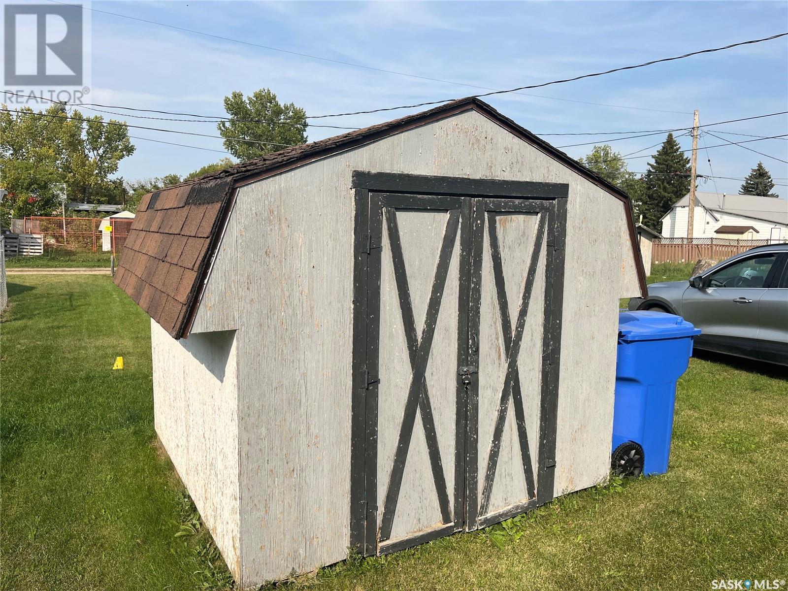 409 Saskatchewan Avenue E Property Photo 25