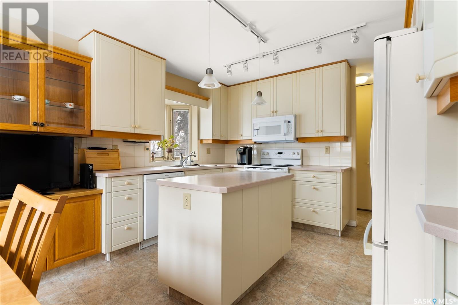 181 Birchwood Crescent Property Photo 8