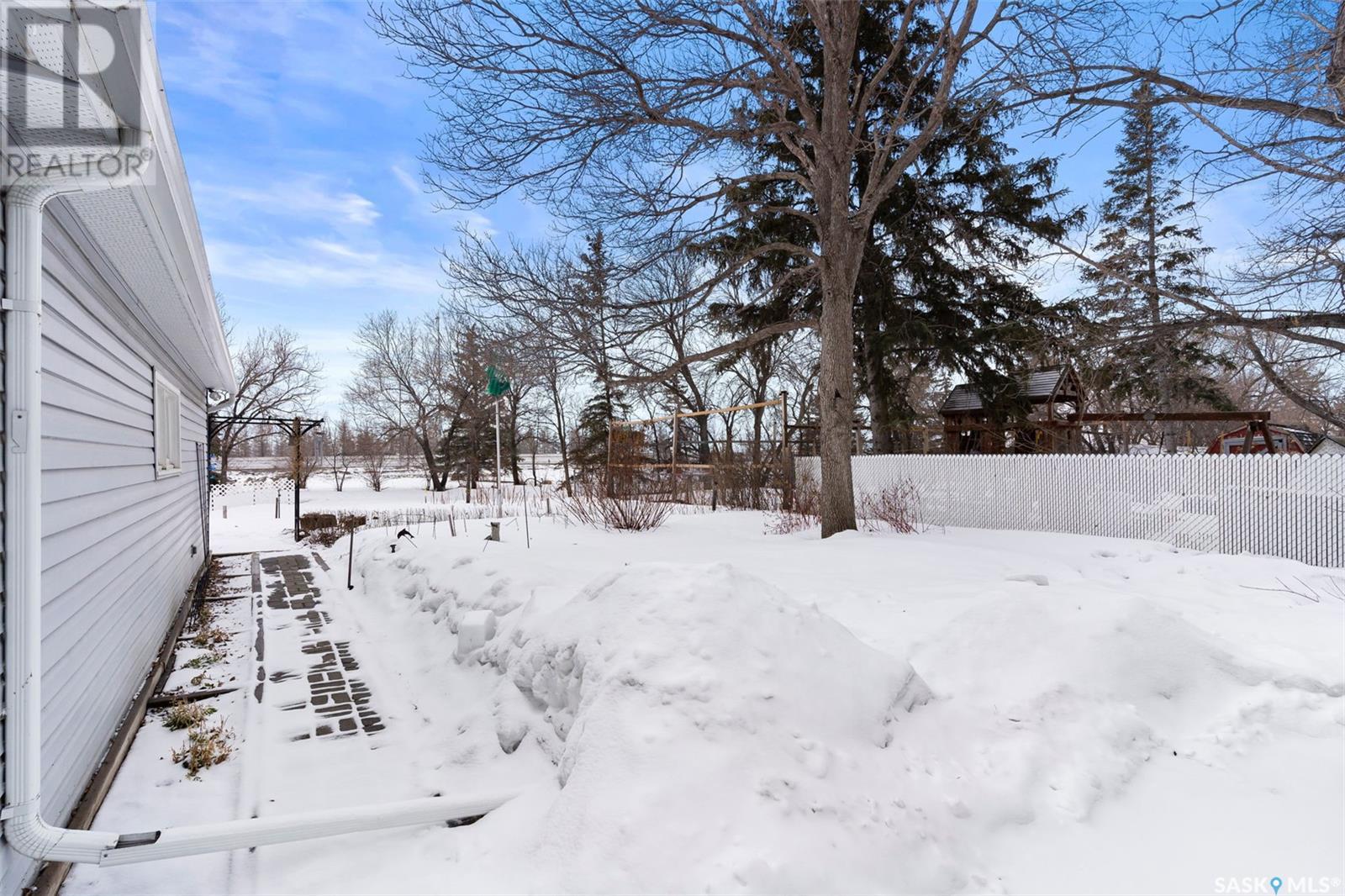 181 Birchwood Crescent Property Photo 33