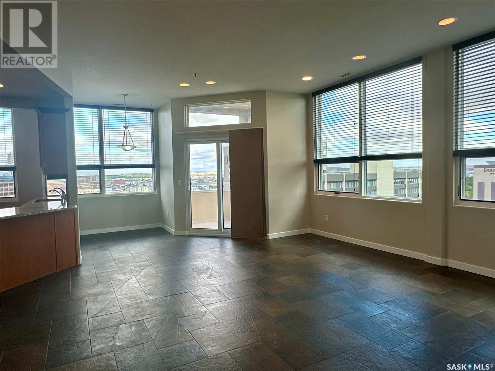 1203 1901 Victoria Avenue Property Photo 5