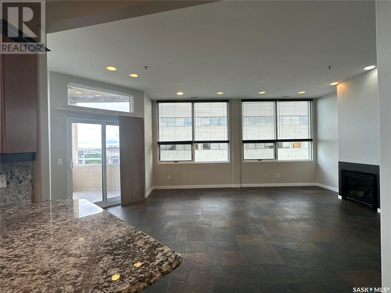 1203 1901 Victoria Avenue Property Photo 9