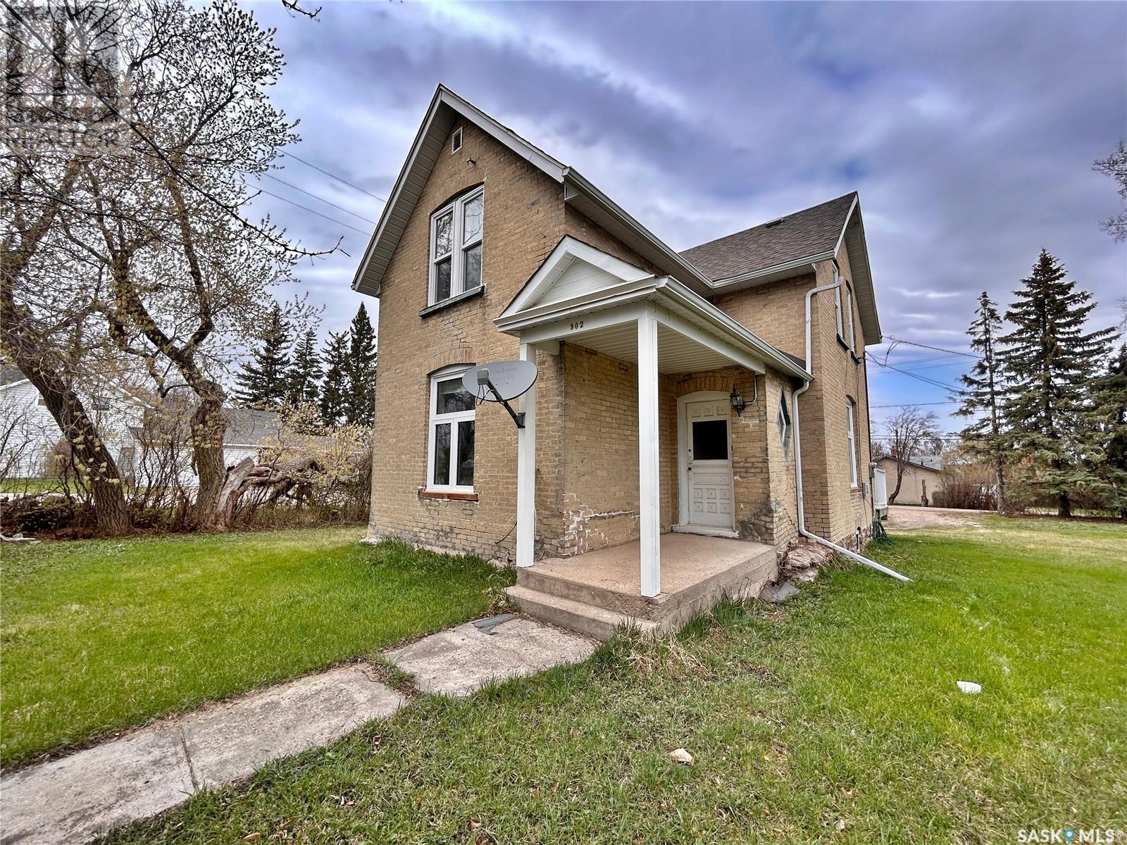 902 North Front Street Property Photo 1