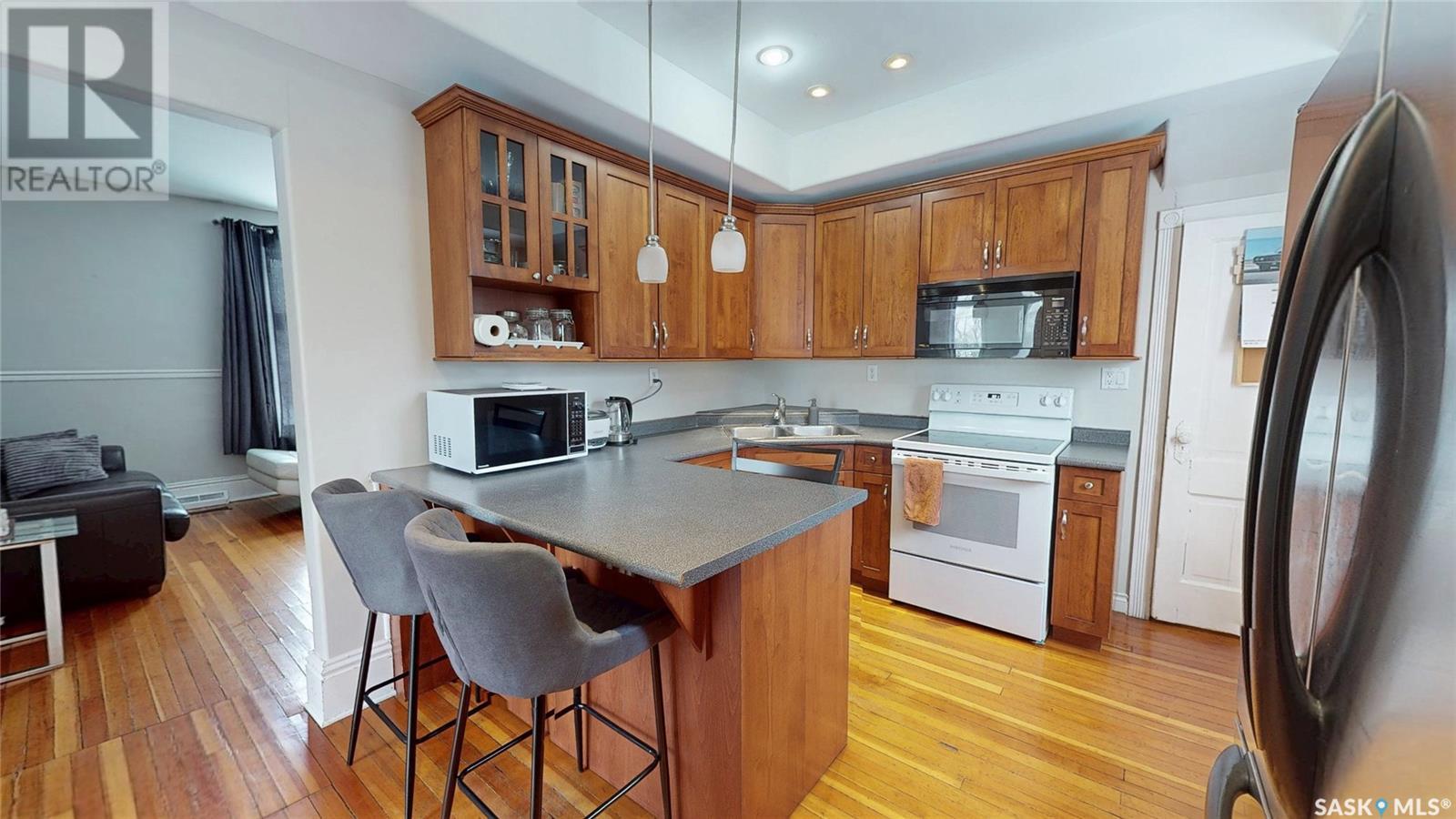 902 North Front Street Property Photo 4