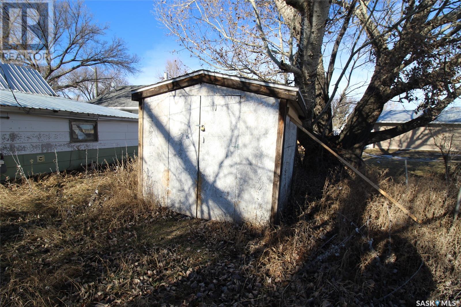 572 3rd Street E Property Photo 5