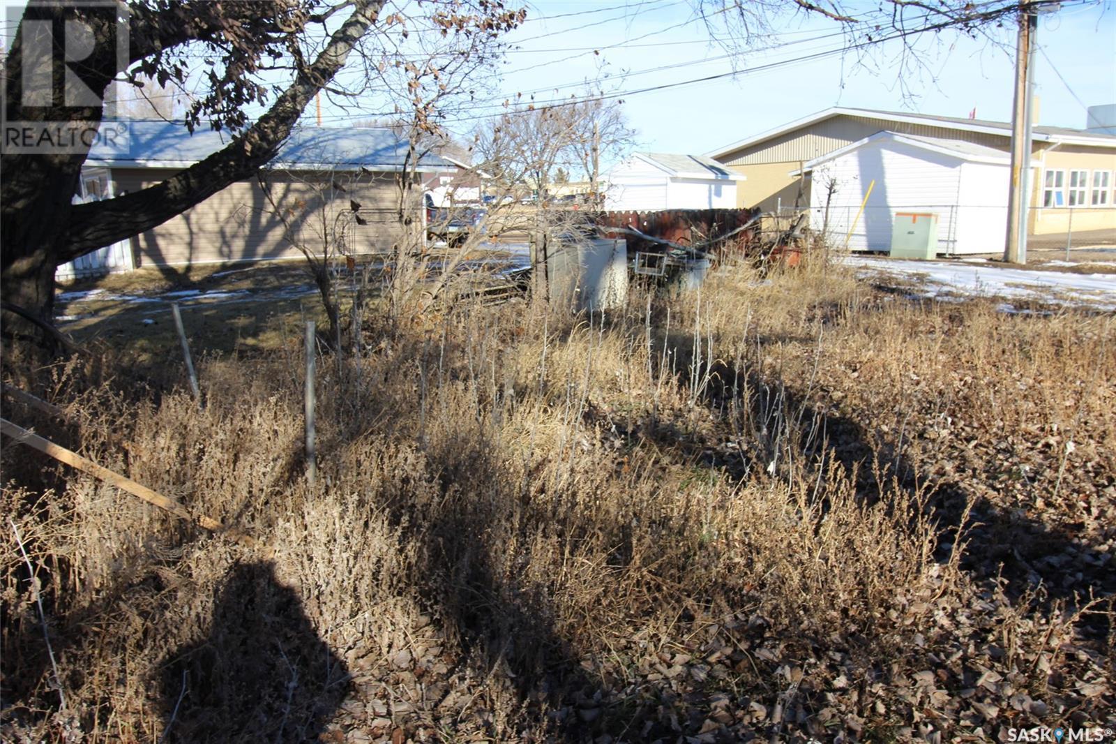 572 3rd Street E Property Photo 8