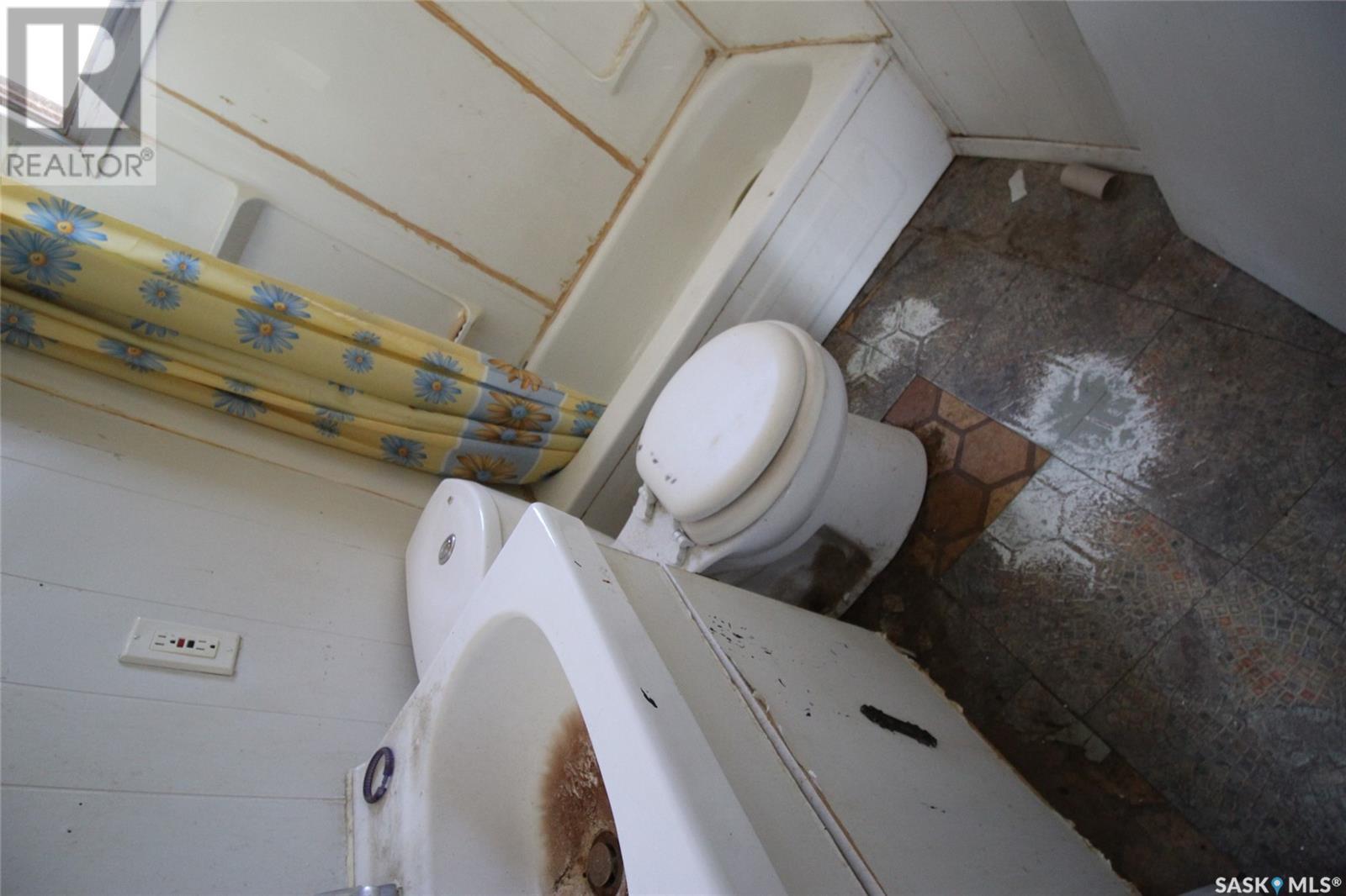 572 3rd Street E Property Photo 11