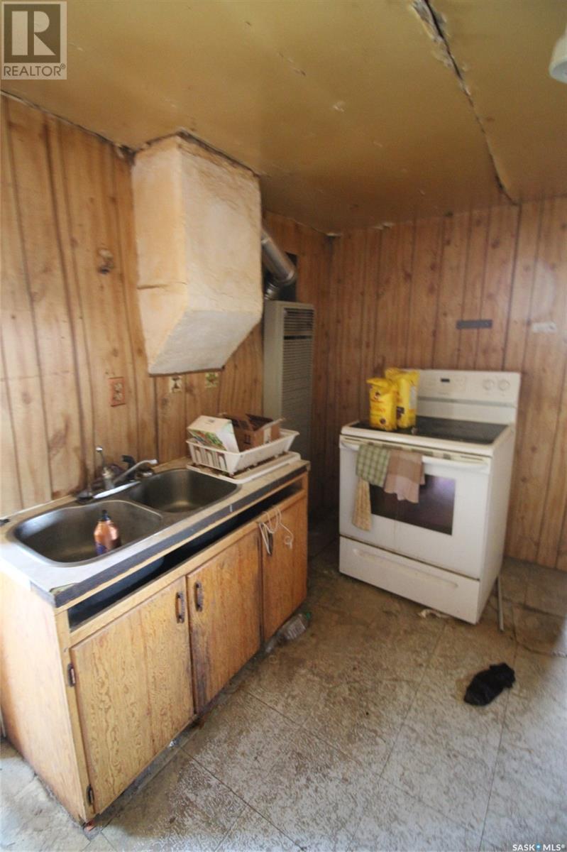 572 3rd Street E Property Photo 14