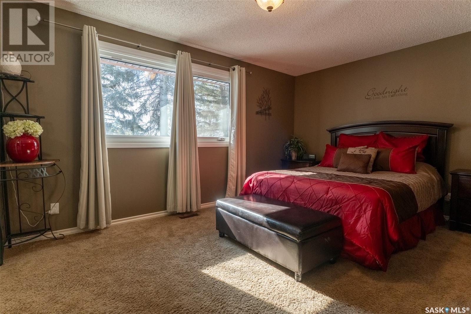 706 2nd Avenue Property Photo 15