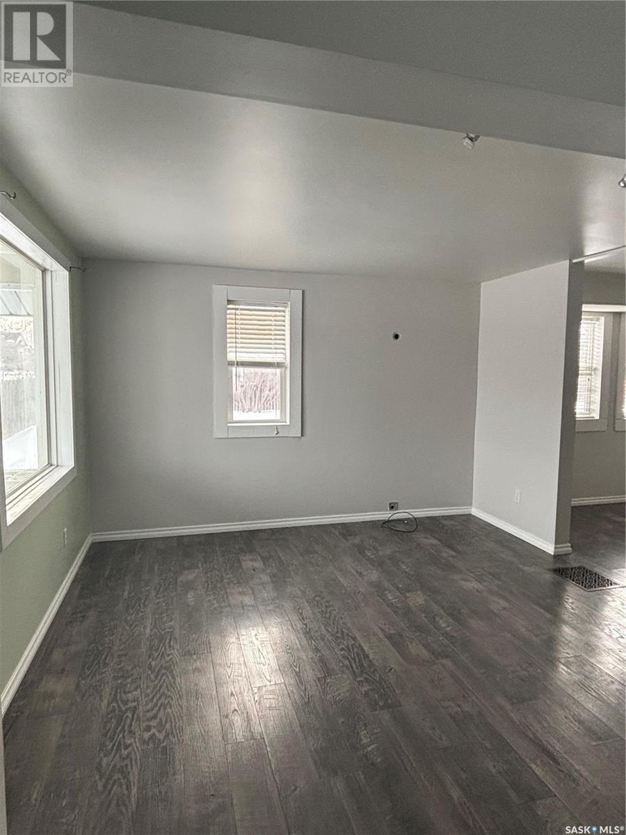 331 3rd Avenue W Property Photo 8
