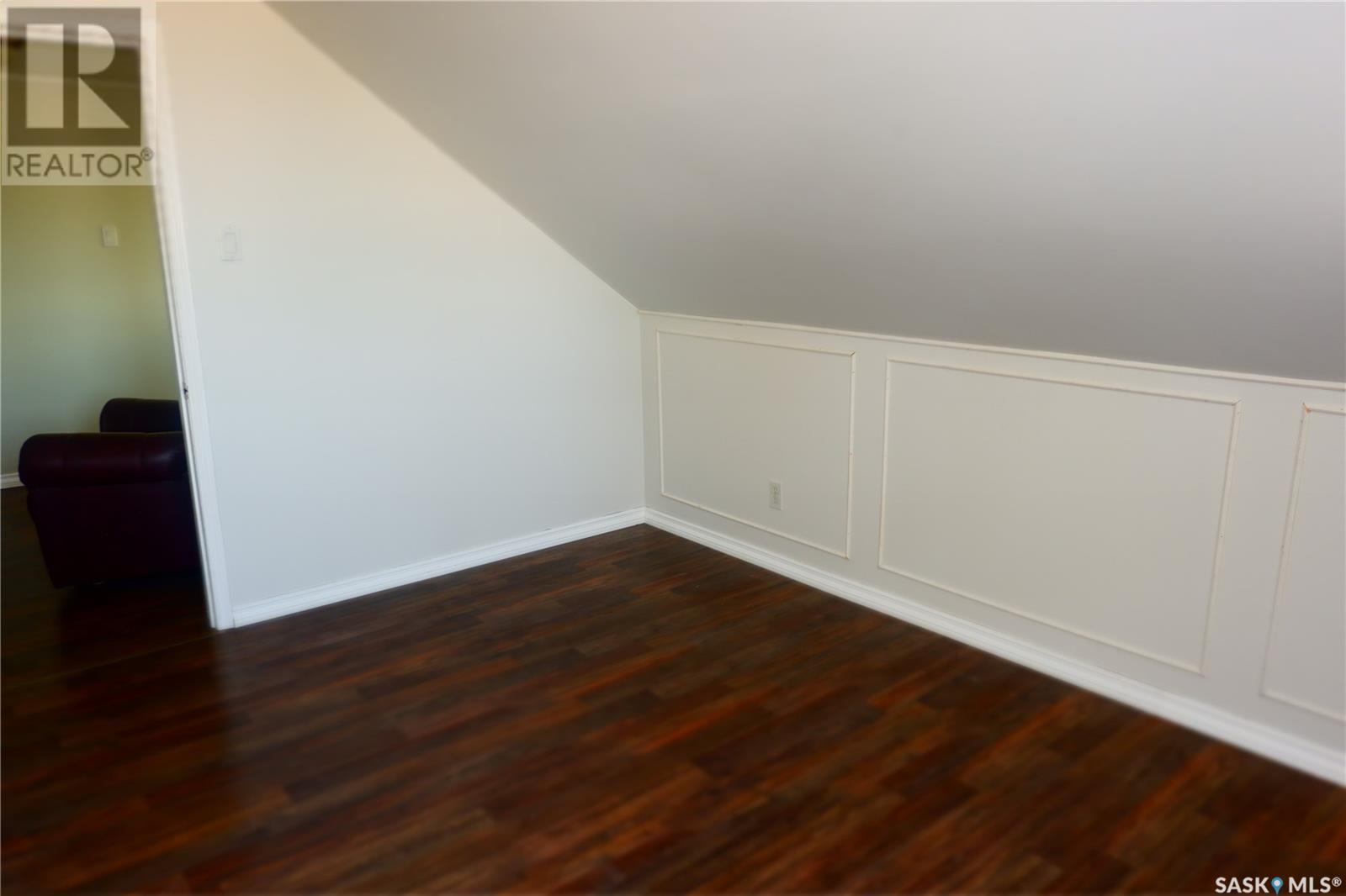 331 3rd Avenue W Property Photo 16