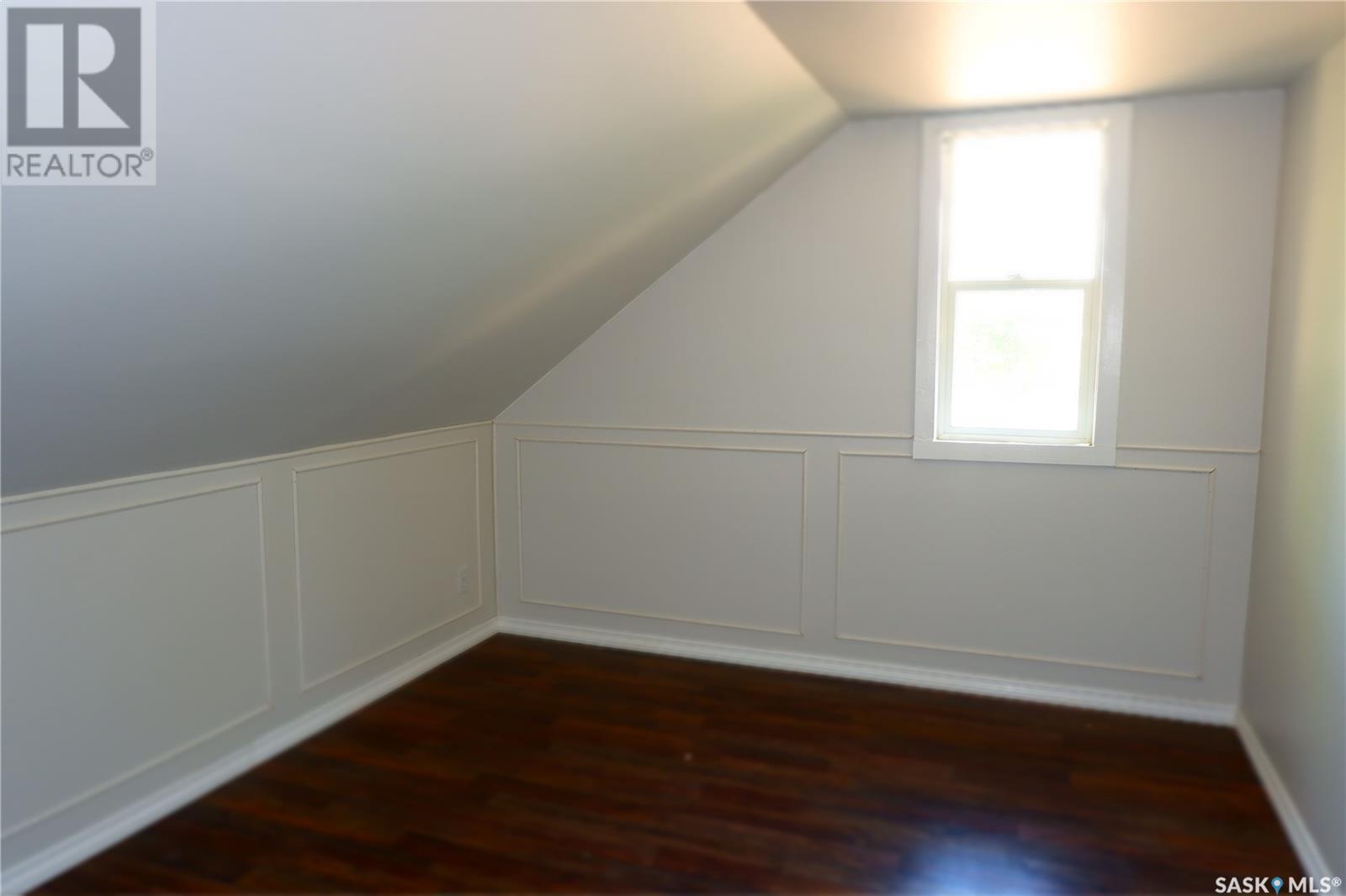 331 3rd Avenue W Property Photo 17