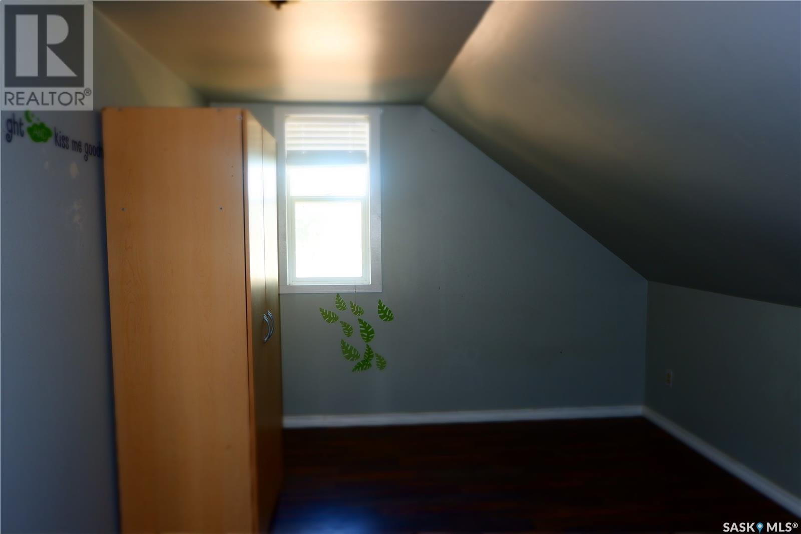 331 3rd Avenue W Property Photo 18