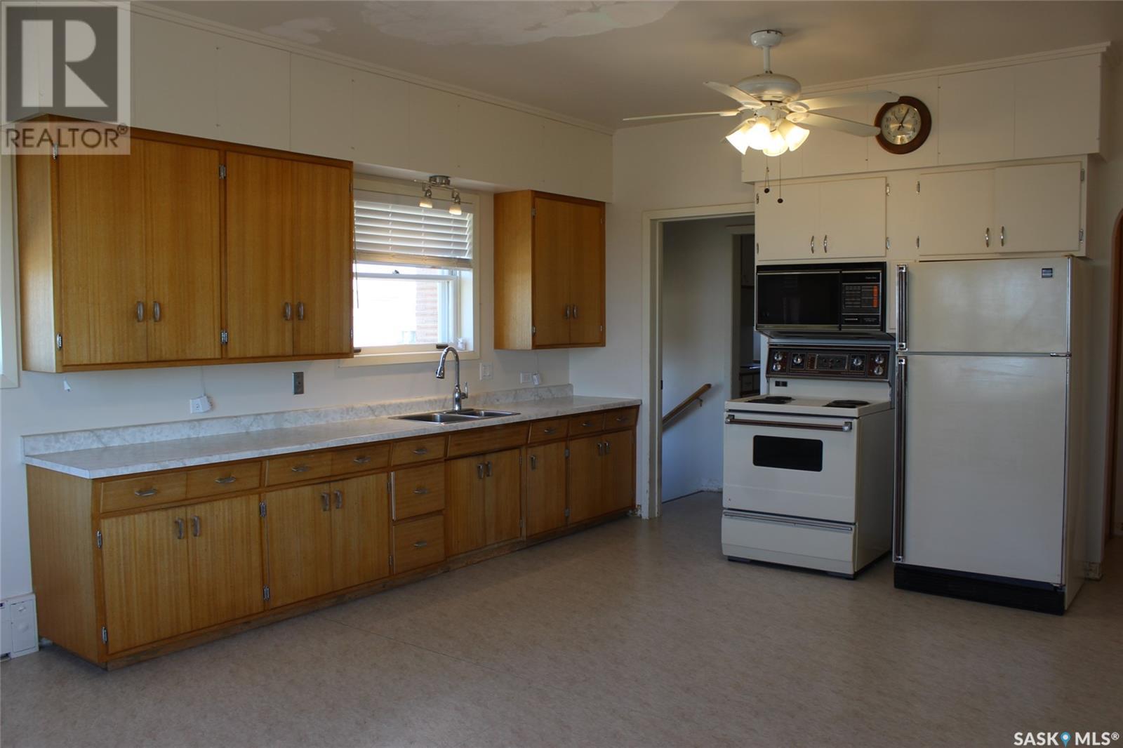 Gravelbourg Acreage Property Photo 3