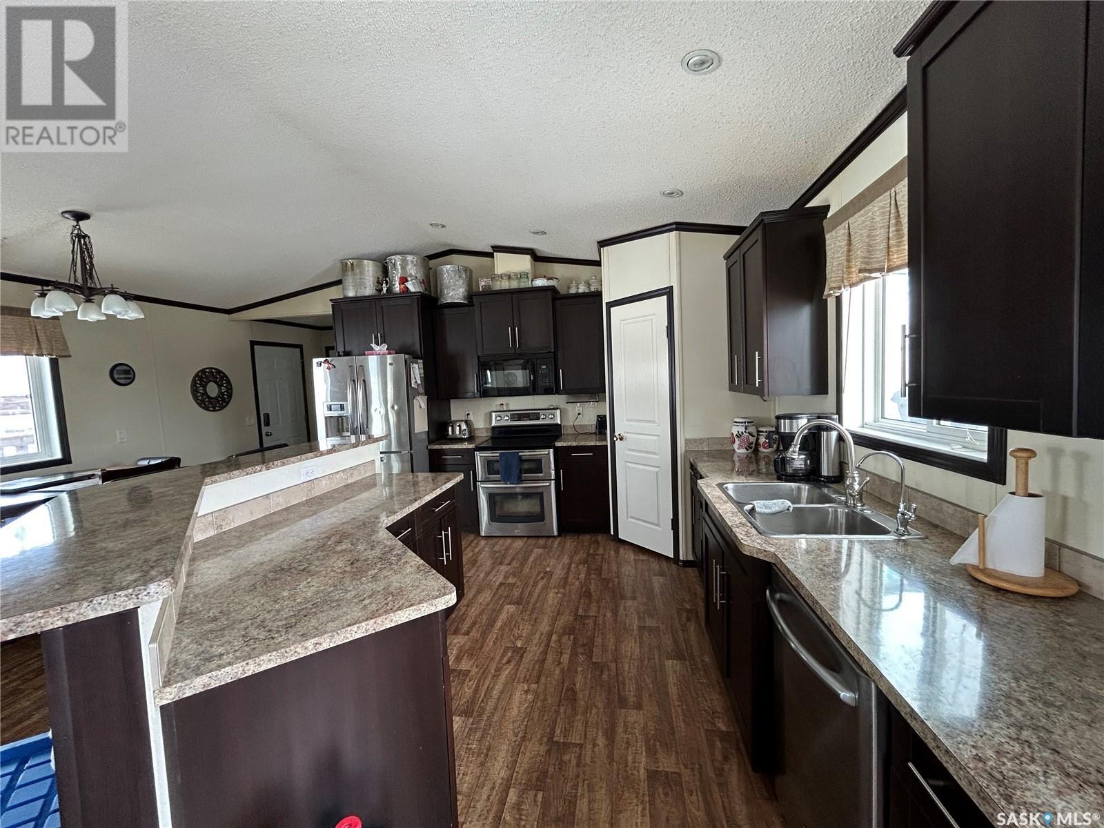 131 3rd Avenue E Property Photo 3