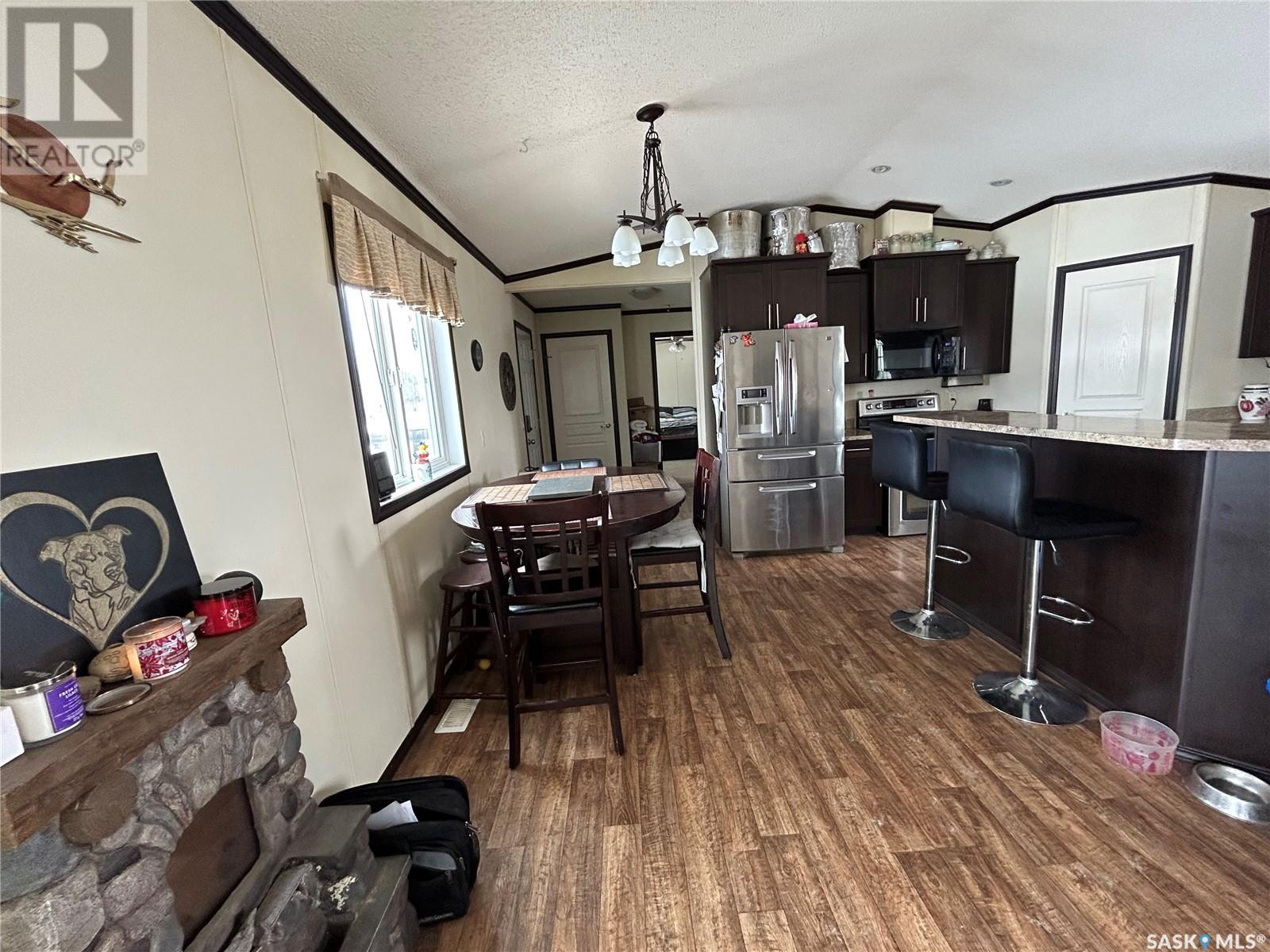 131 3rd Avenue E Property Photo 5