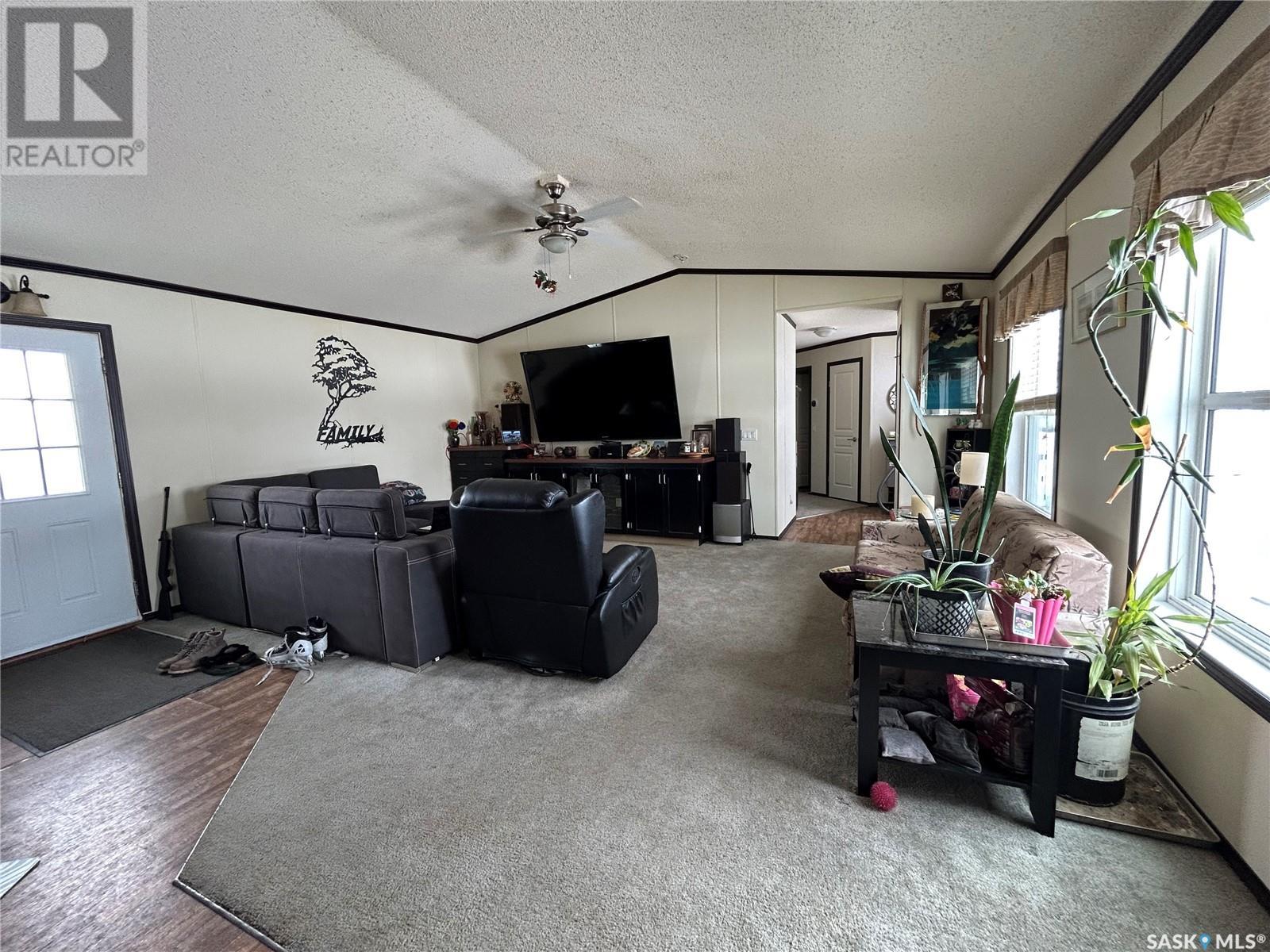 131 3rd Avenue E Property Photo 7
