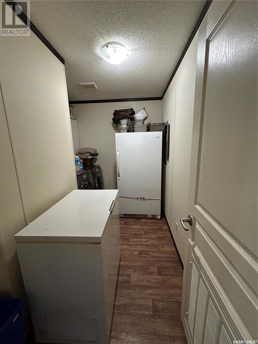 131 3rd Avenue E Property Photo 18