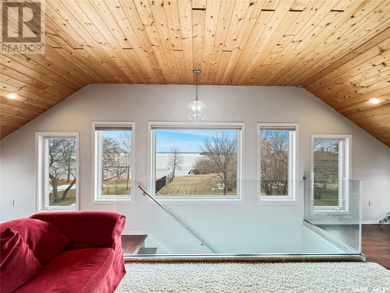 60 3rd Avenue W Property Photo 2
