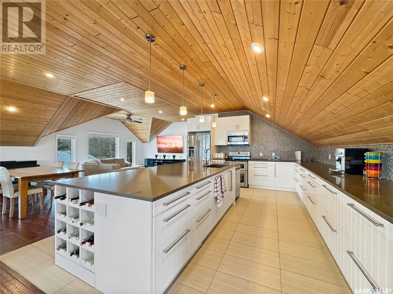 60 3rd Avenue W Property Photo 4