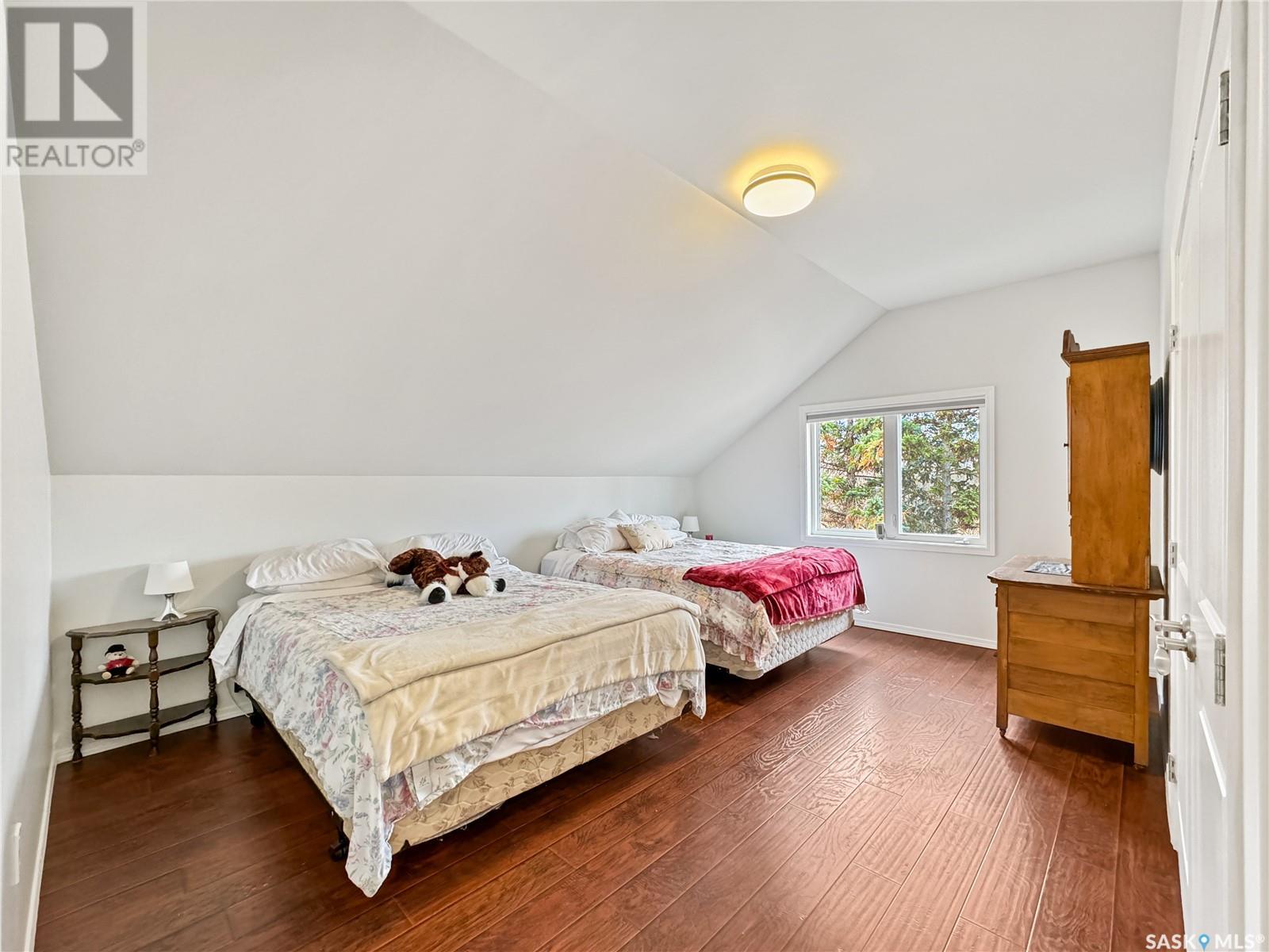 60 3rd Avenue W Property Photo 9