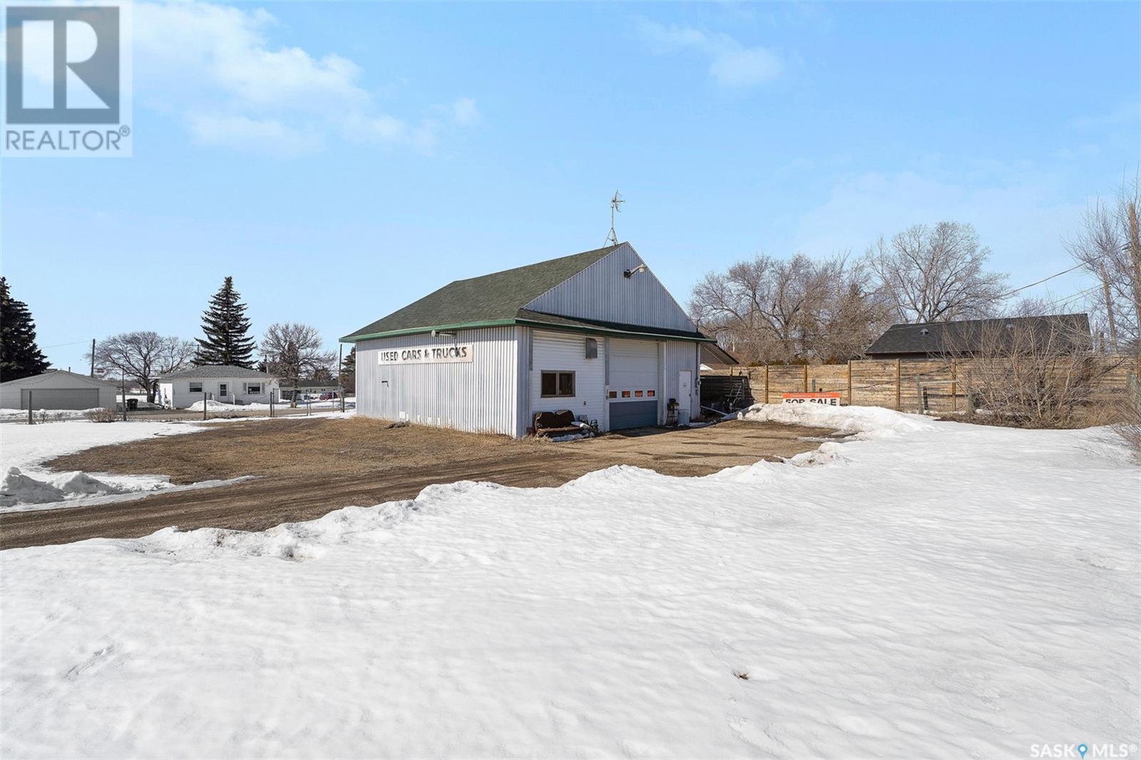 103 3rd Street W Property Photo 3
