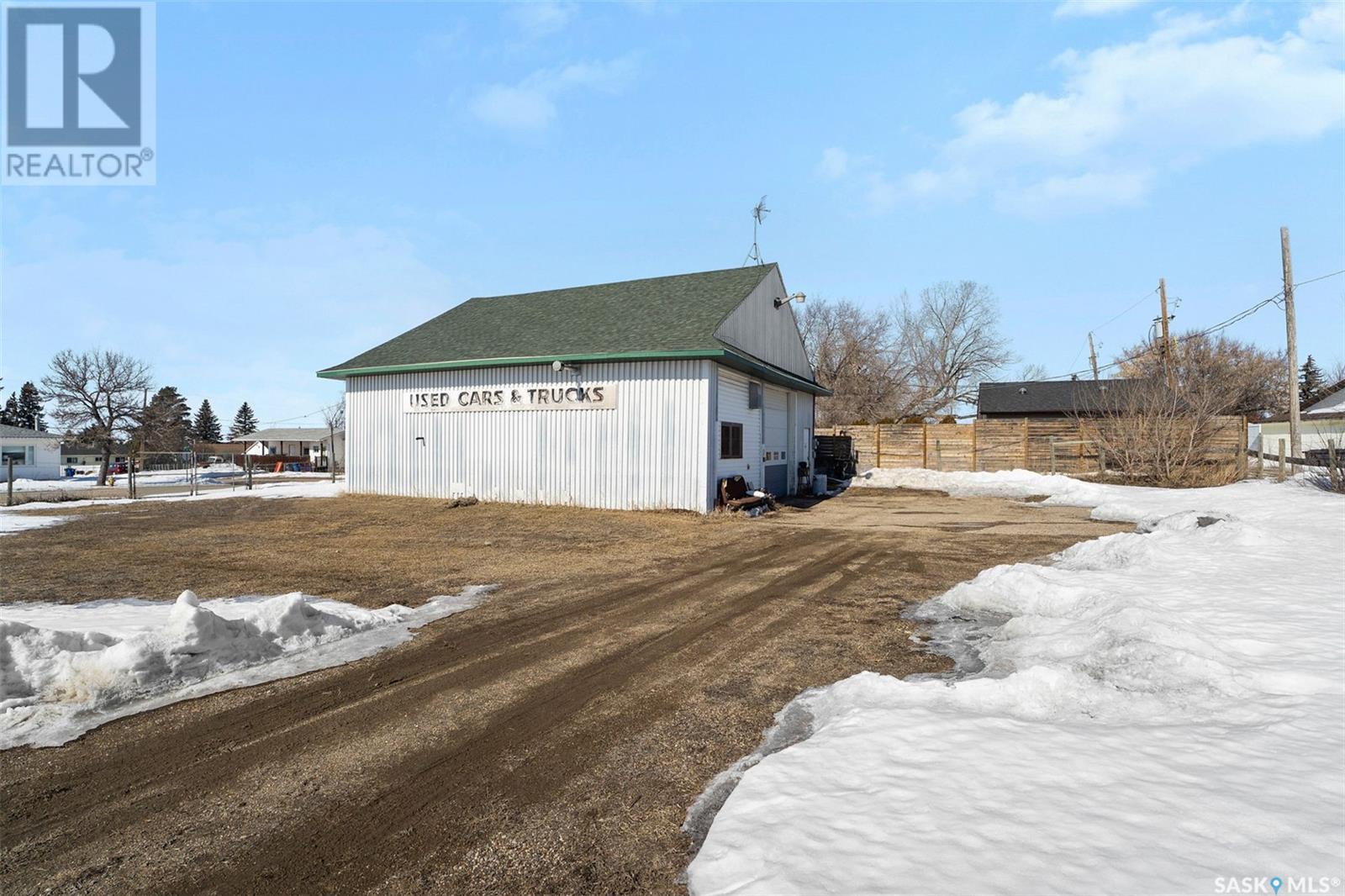 103 3rd Street W Property Photo 5