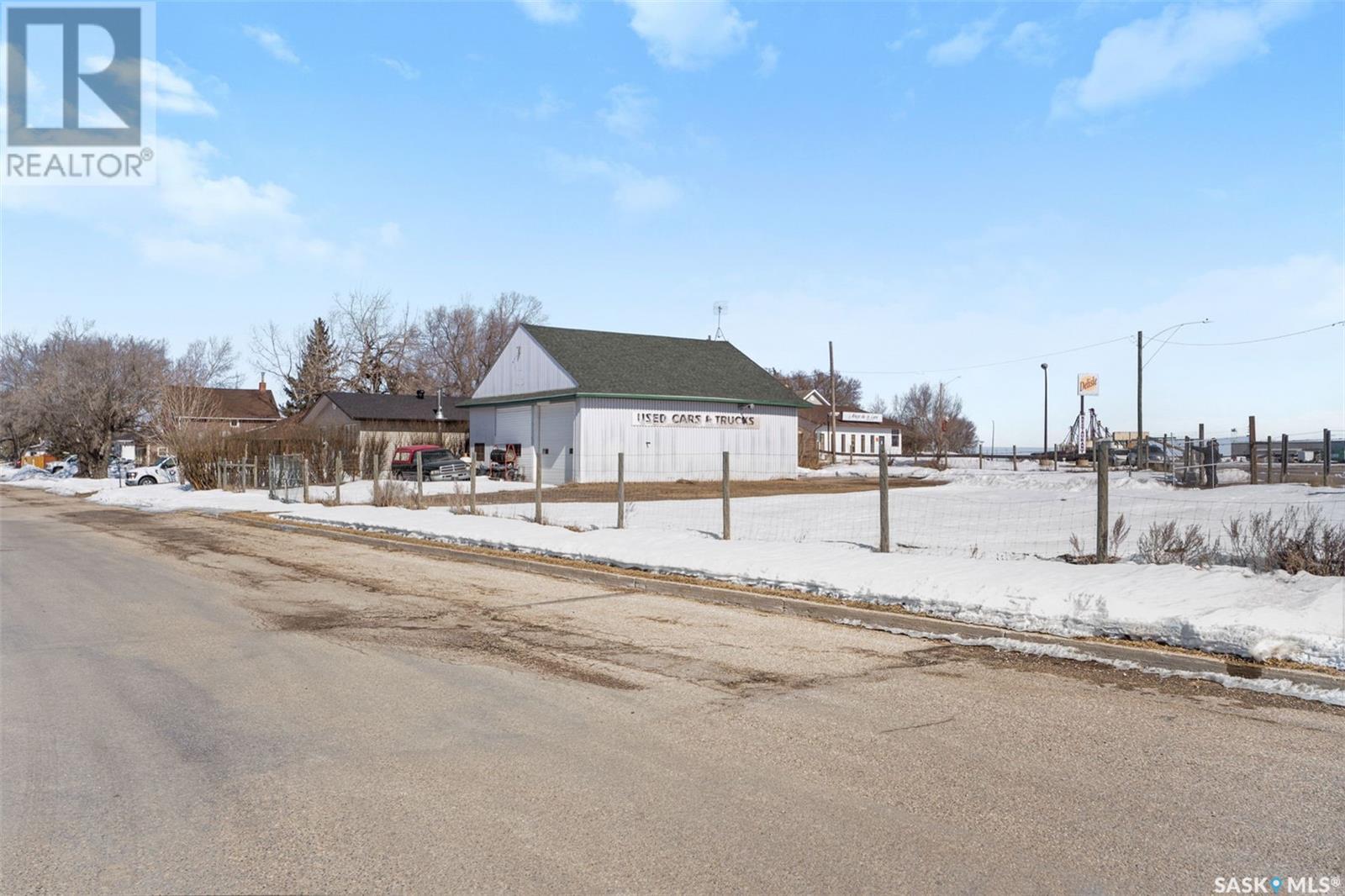 103 3rd Street W Property Photo 6