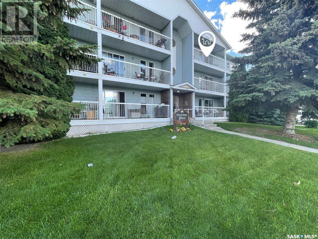 301 918 Argyle Avenue Property Photo