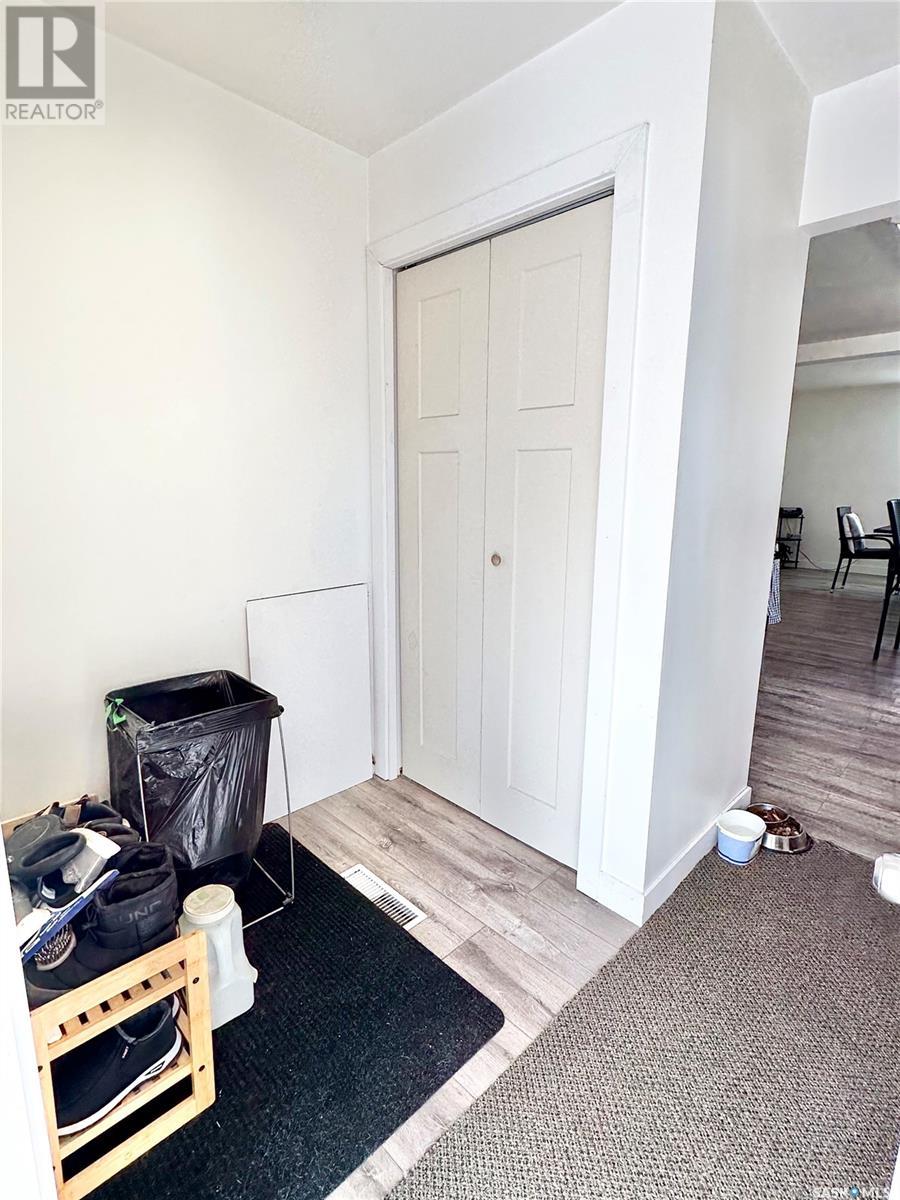 440 1st Avenue W Property Photo 2