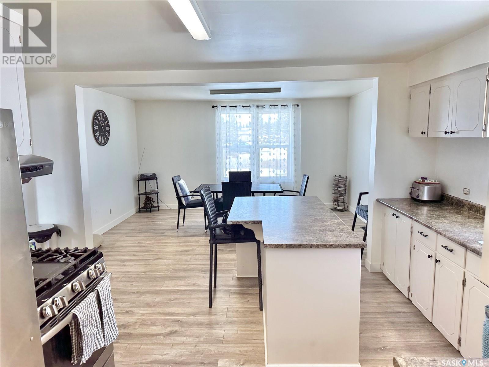 440 1st Avenue W Property Photo 5