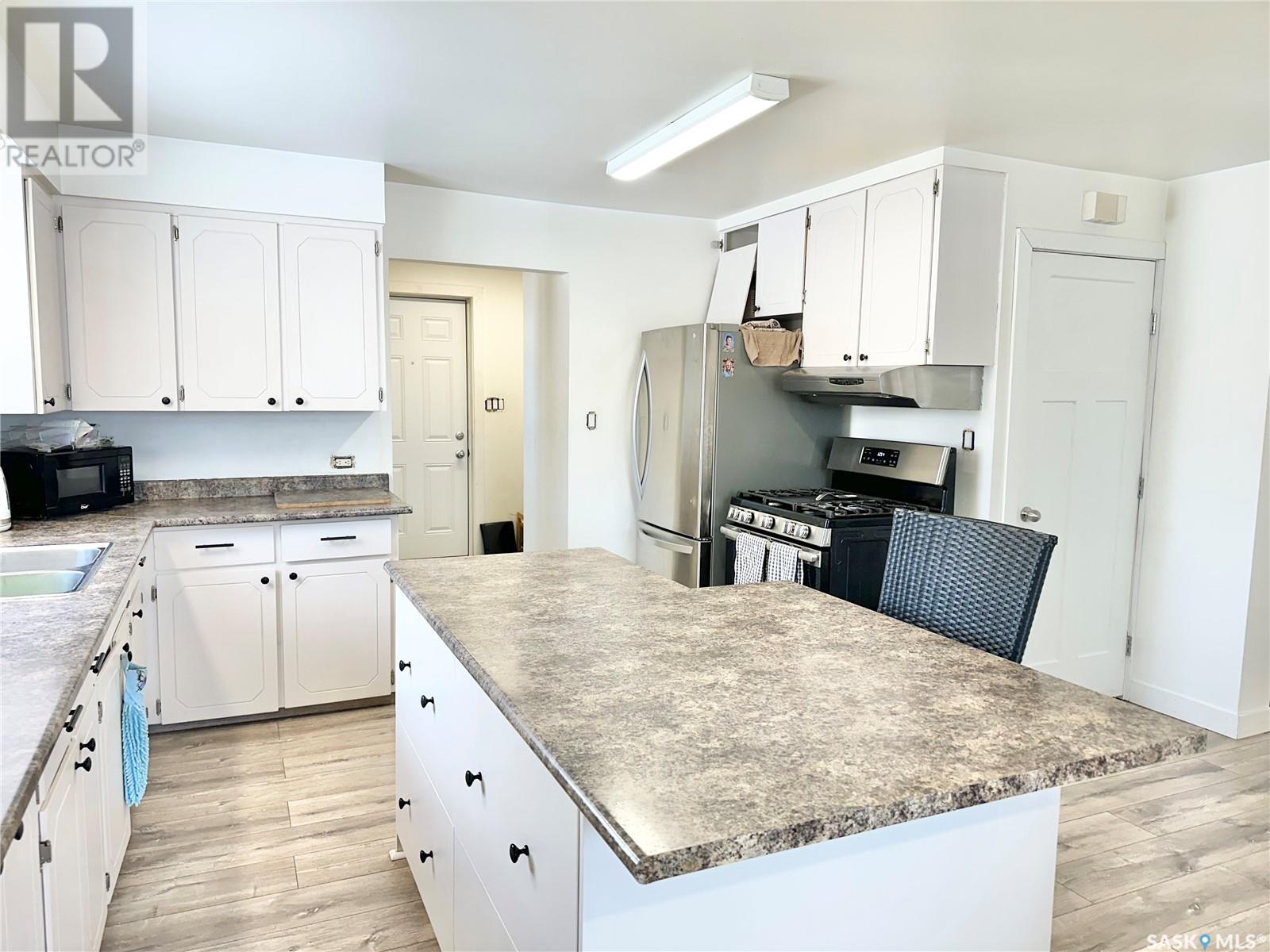 440 1st Avenue W Property Photo 9