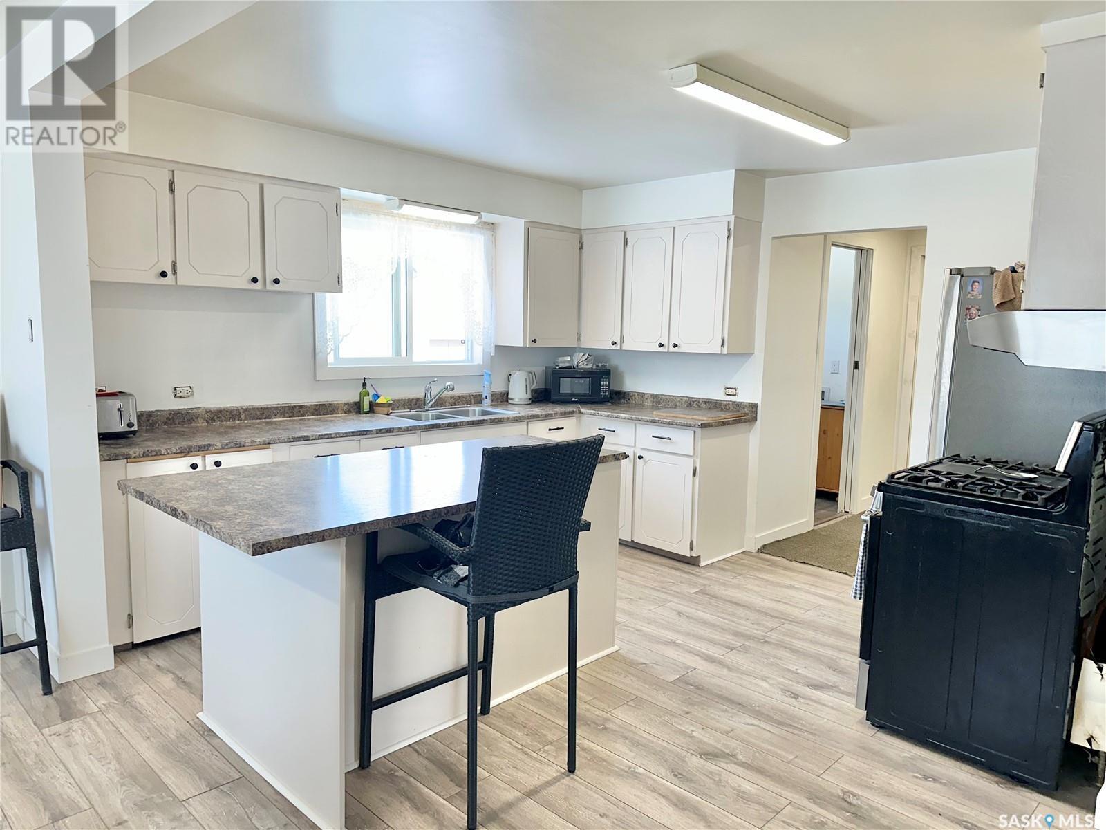 440 1st Avenue W Property Photo 10