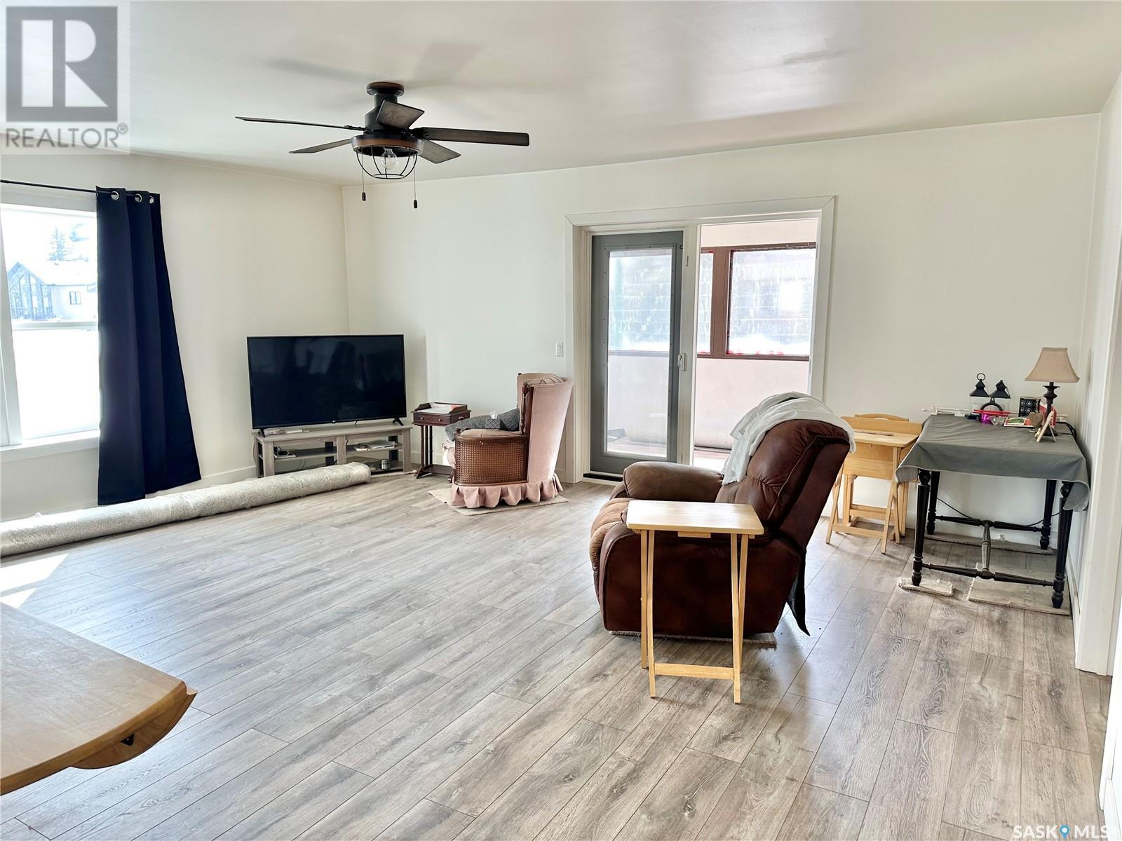 440 1st Avenue W Property Photo 14