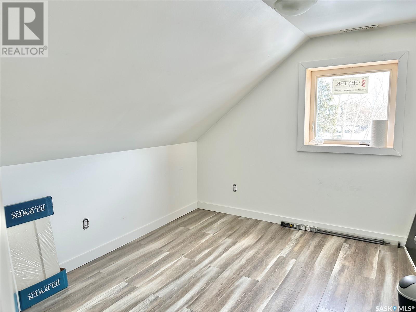 440 1st Avenue W Property Photo 23