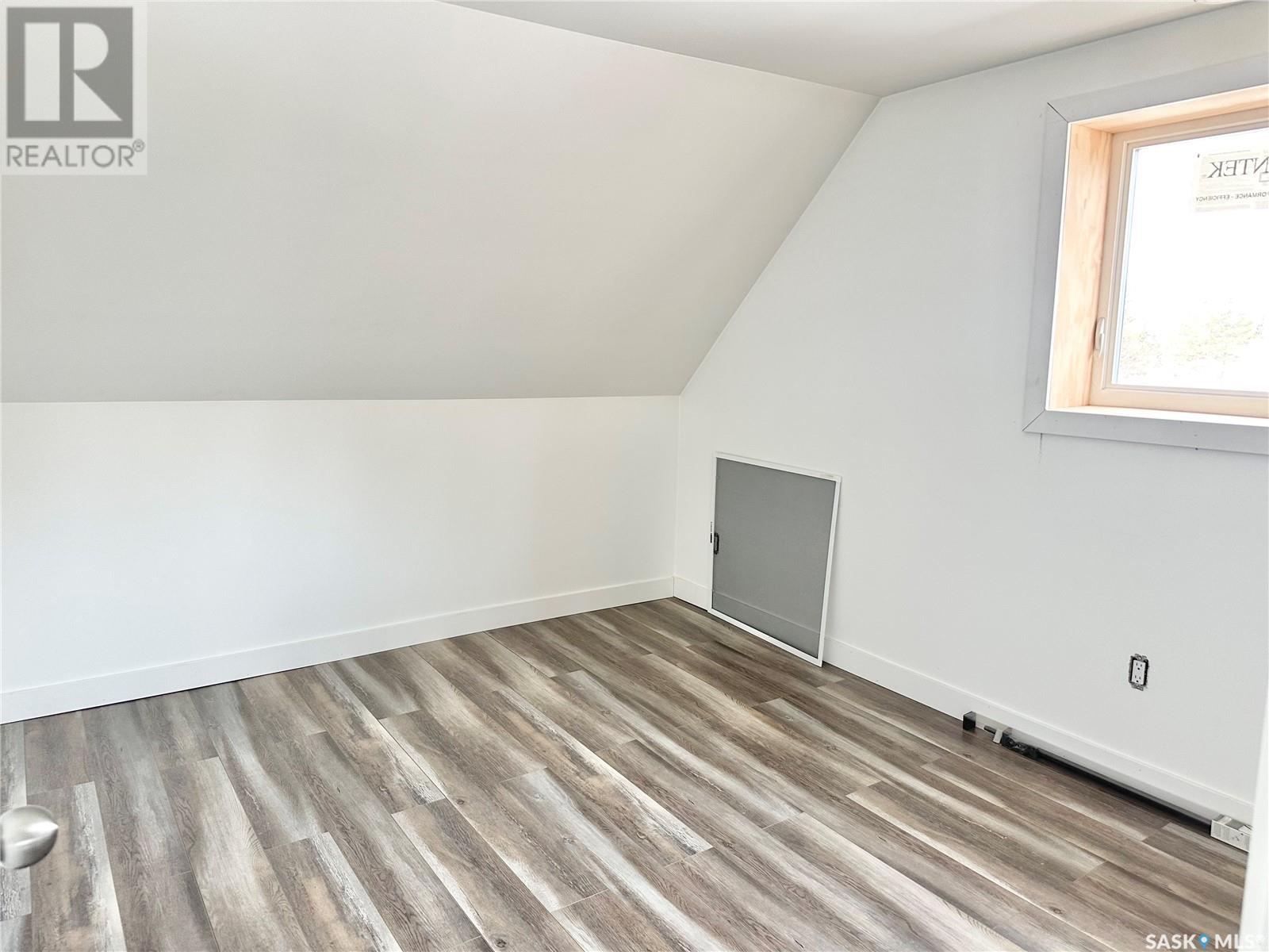 440 1st Avenue W Property Photo 25