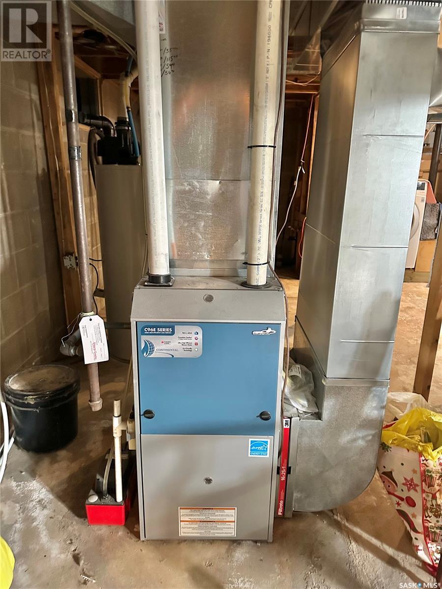 440 1st Avenue W Property Photo 30