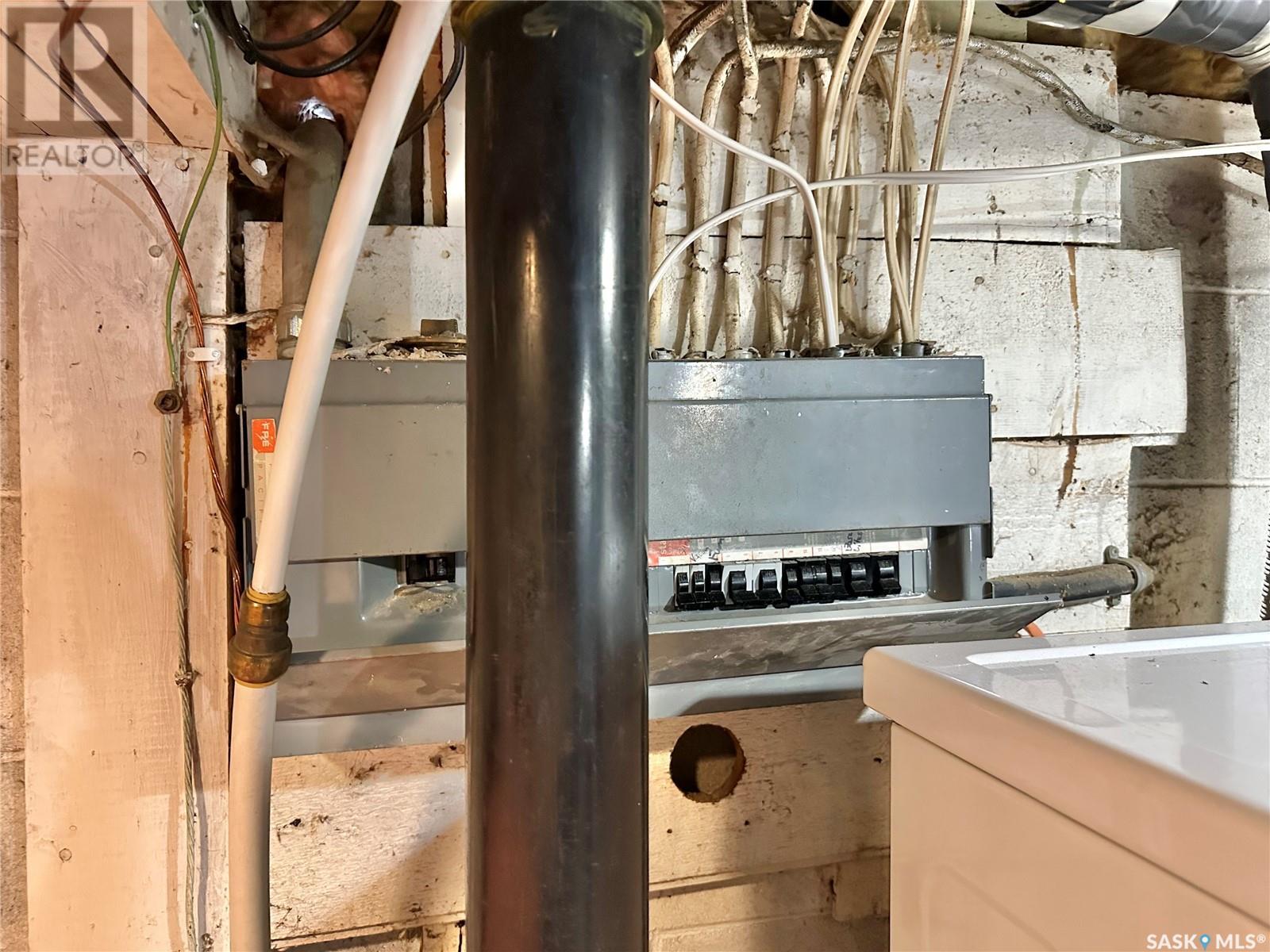 440 1st Avenue W Property Photo 31