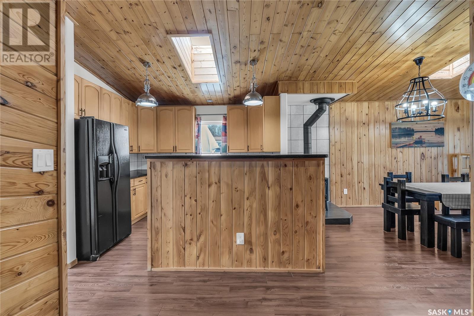 108 Iroquois Lake Drive Property Photo 7