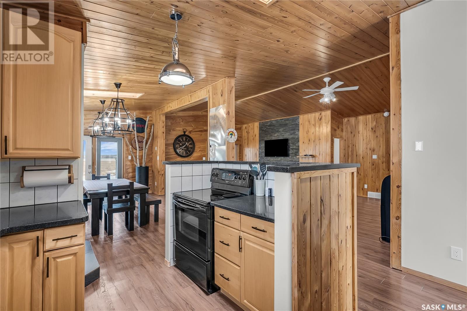 108 Iroquois Lake Drive Property Photo 10